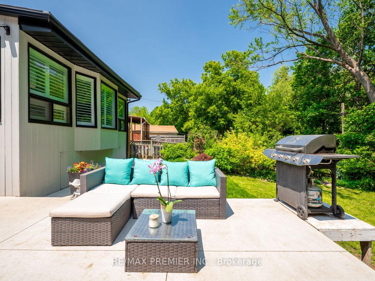 Photo 31 of 95 Clearbrooke Circle, Etobicoke, Rexdale-Kipling — HOMEH