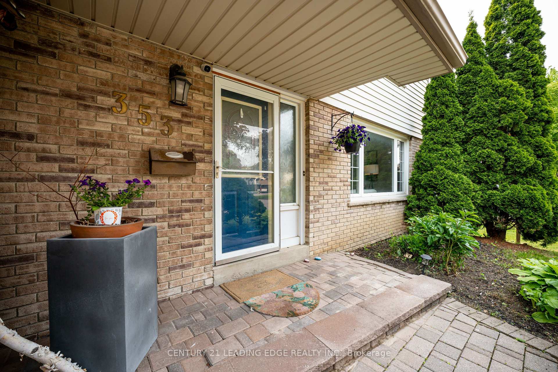 Photo 6 of 353 Fleetwood Drive, Oshawa, Eastdale — HOMEH