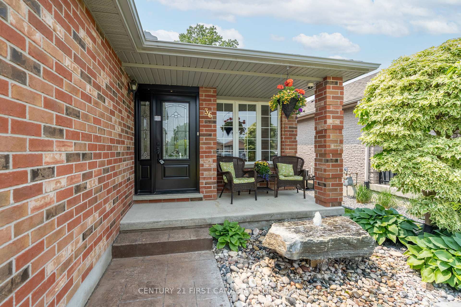 Photo 8 of 36 Juniper Crescent, Strathroy-Caradoc, SE — HOMEH