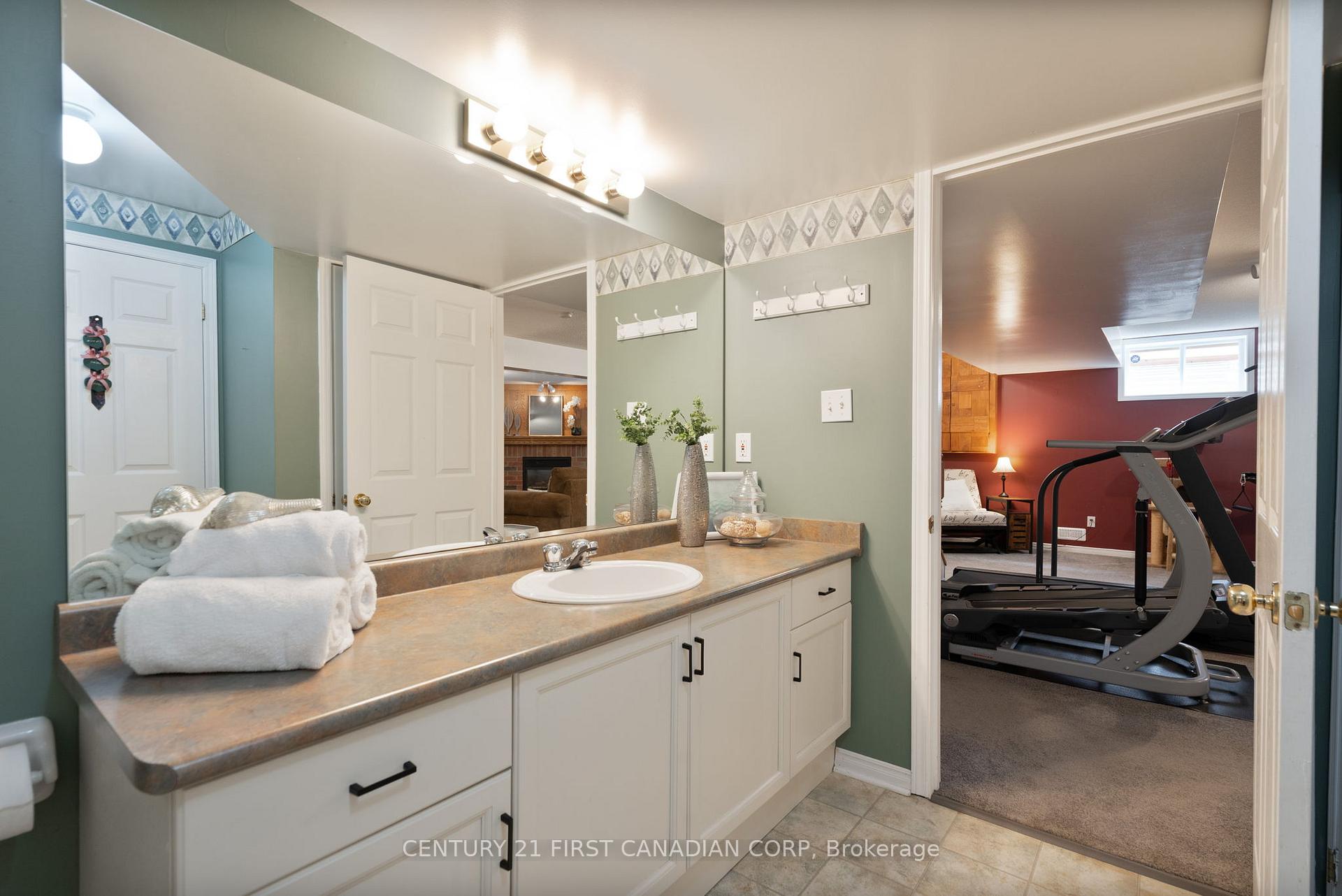 Photo 22 of 36 Juniper Crescent, Strathroy-Caradoc, SE — HOMEH