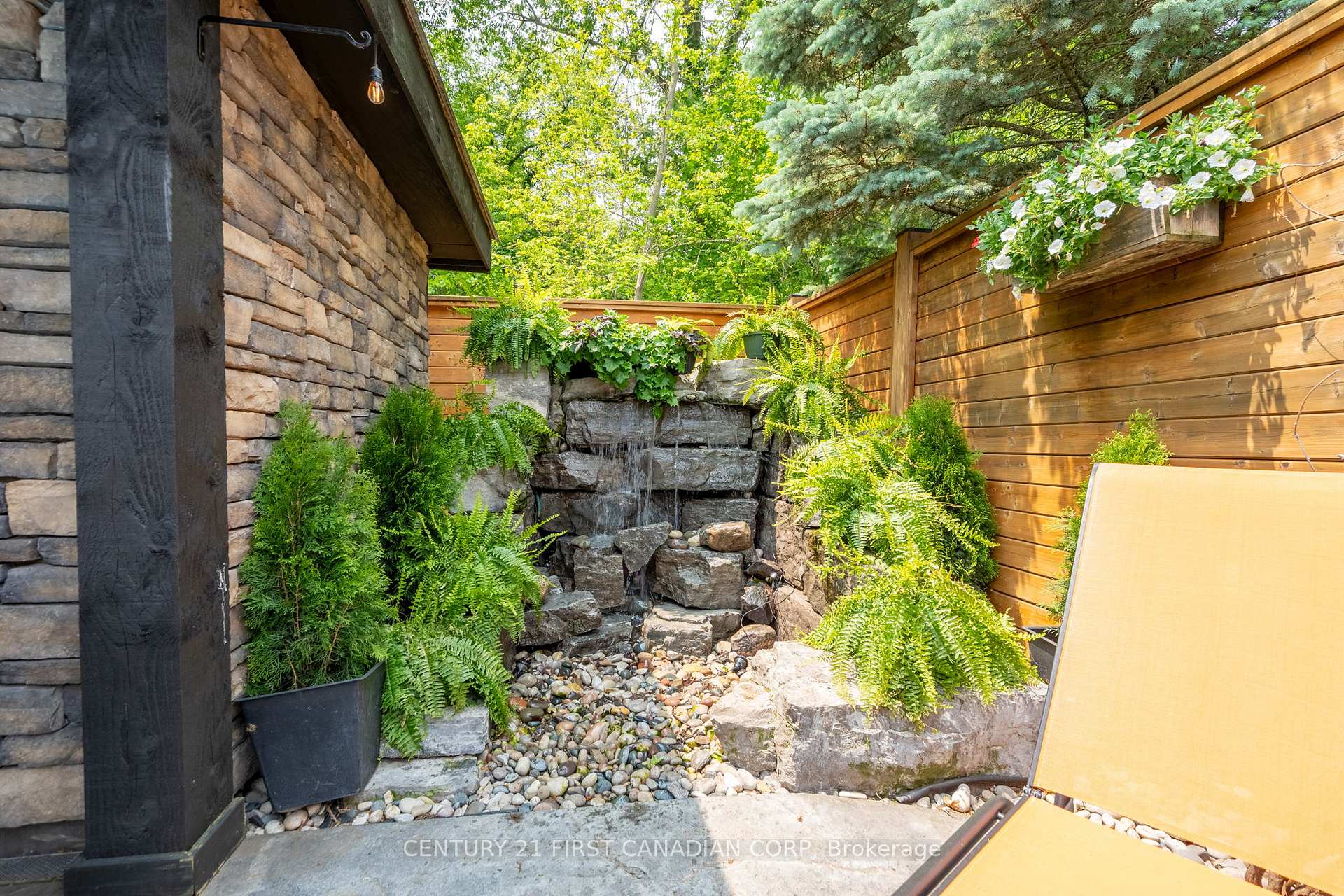Photo 34 of 36 Juniper Crescent, Strathroy-Caradoc, SE — HOMEH