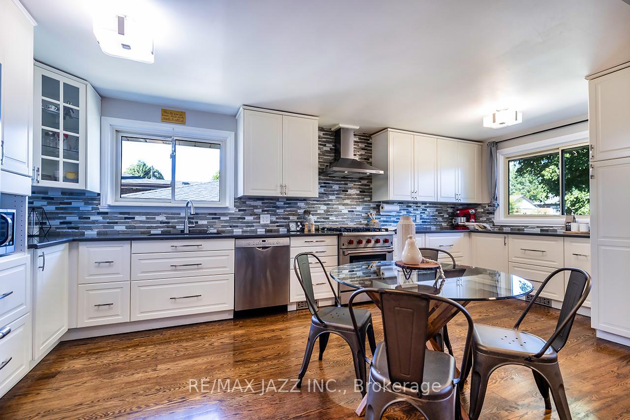 Photo 5 of 84 Prospect Street, Clarington, Bowmanville — HOMEH