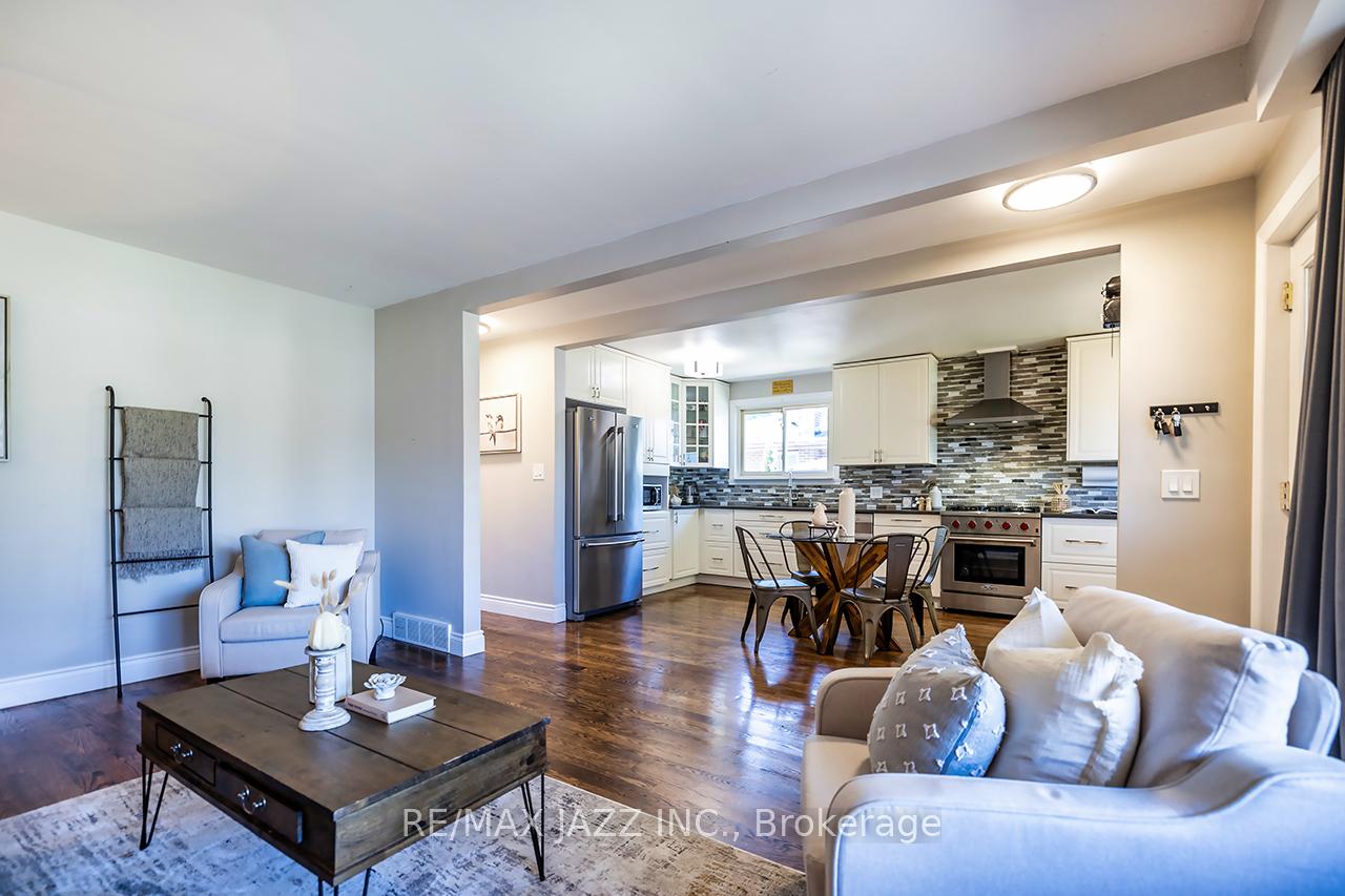 Photo 9 of 84 Prospect Street, Clarington, Bowmanville — HOMEH