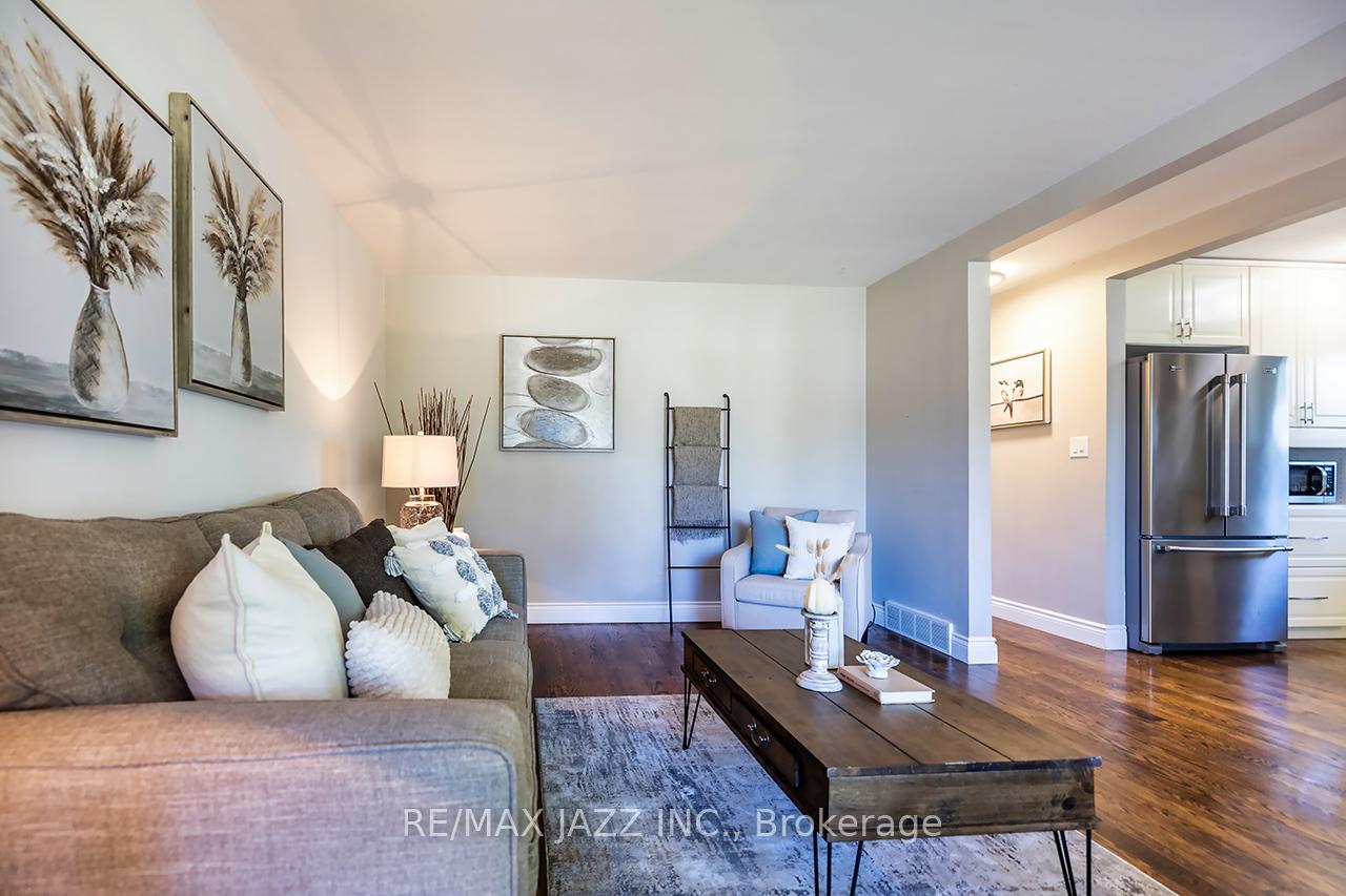Photo 10 of 84 Prospect Street, Clarington, Bowmanville — HOMEH