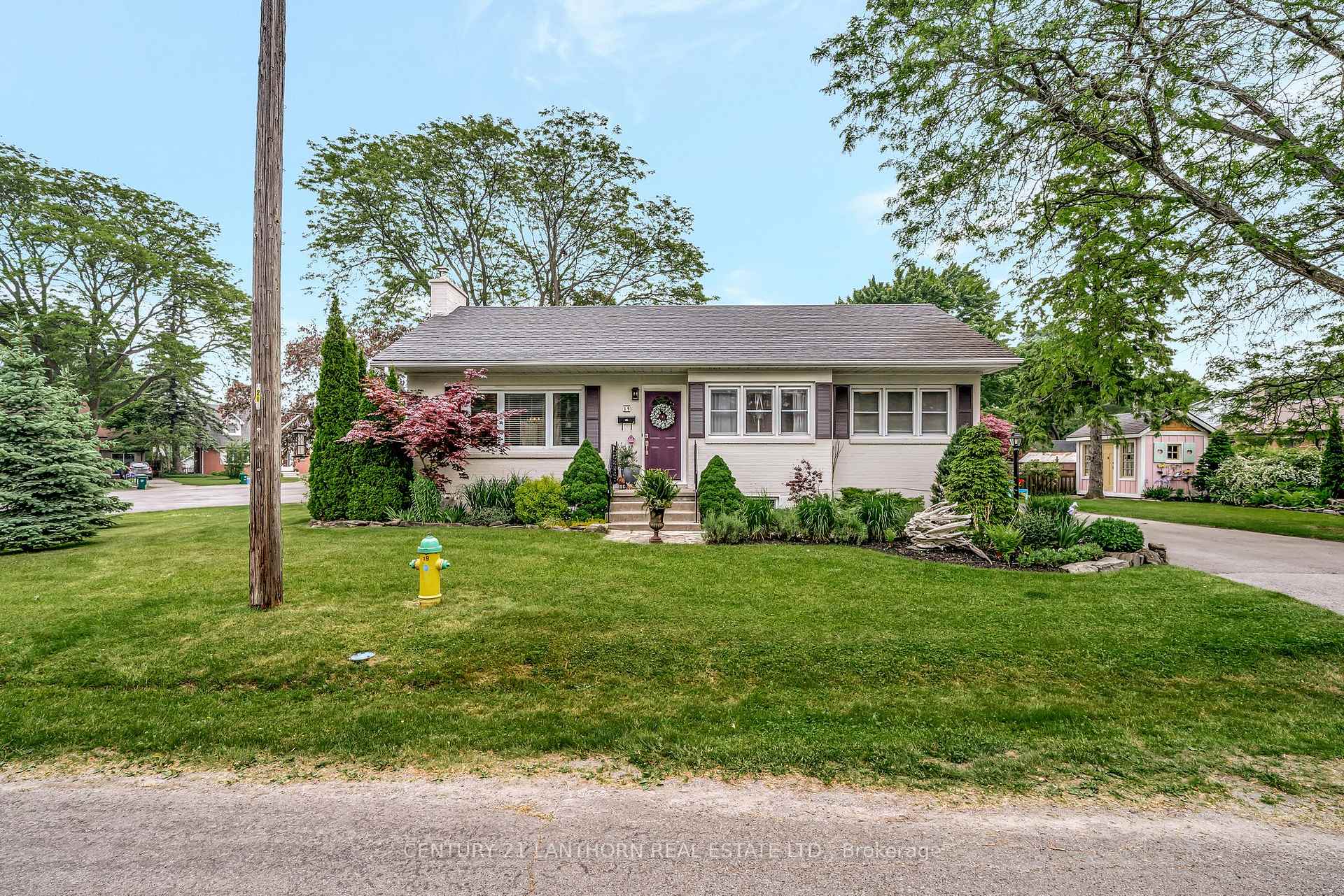 Photo 3 of 19 Woodland Acres, Belleville — HOMEH