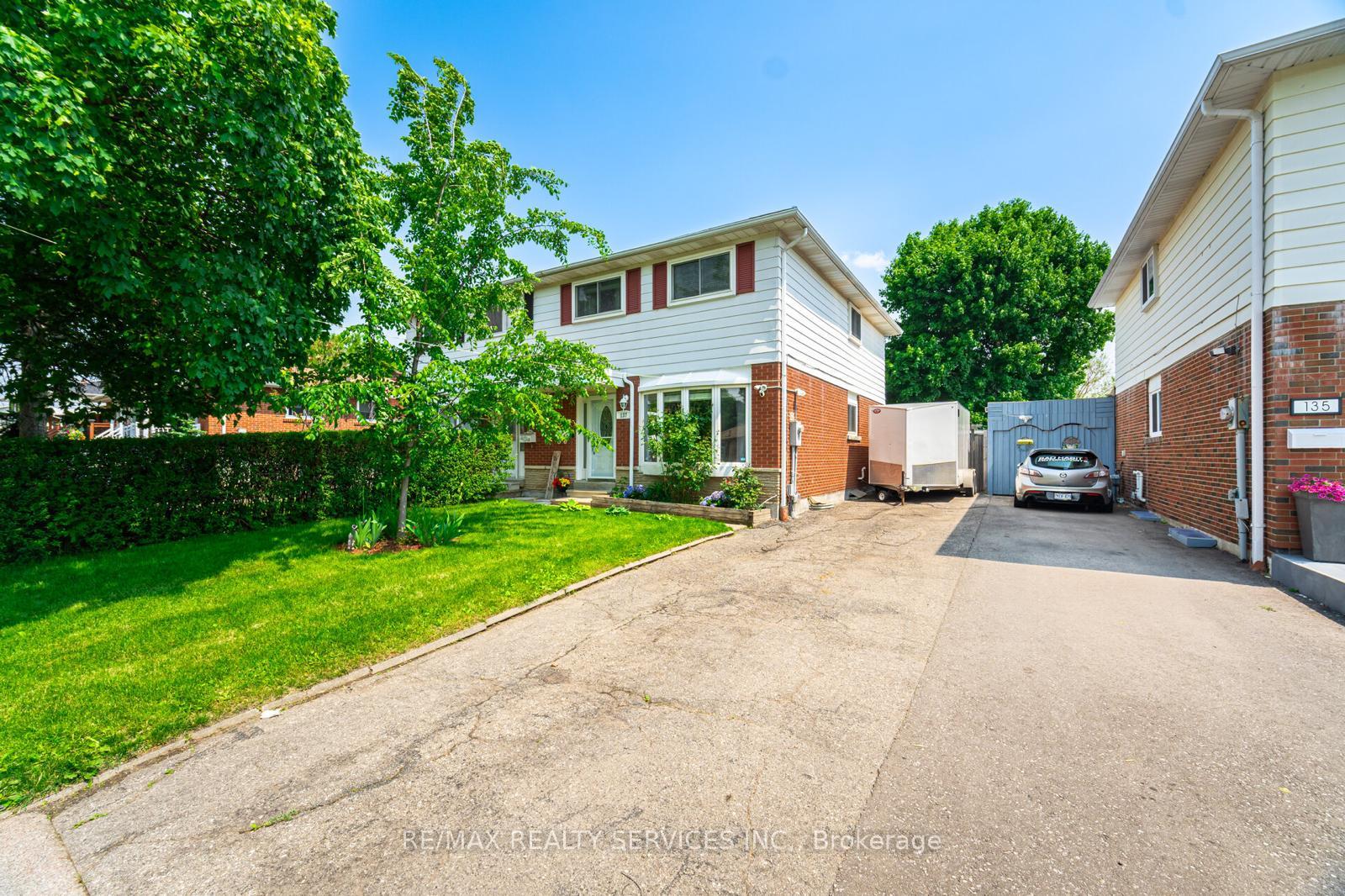 Photo 11 of 137 Archdekin Drive, Brampton, Madoc — HOMEH