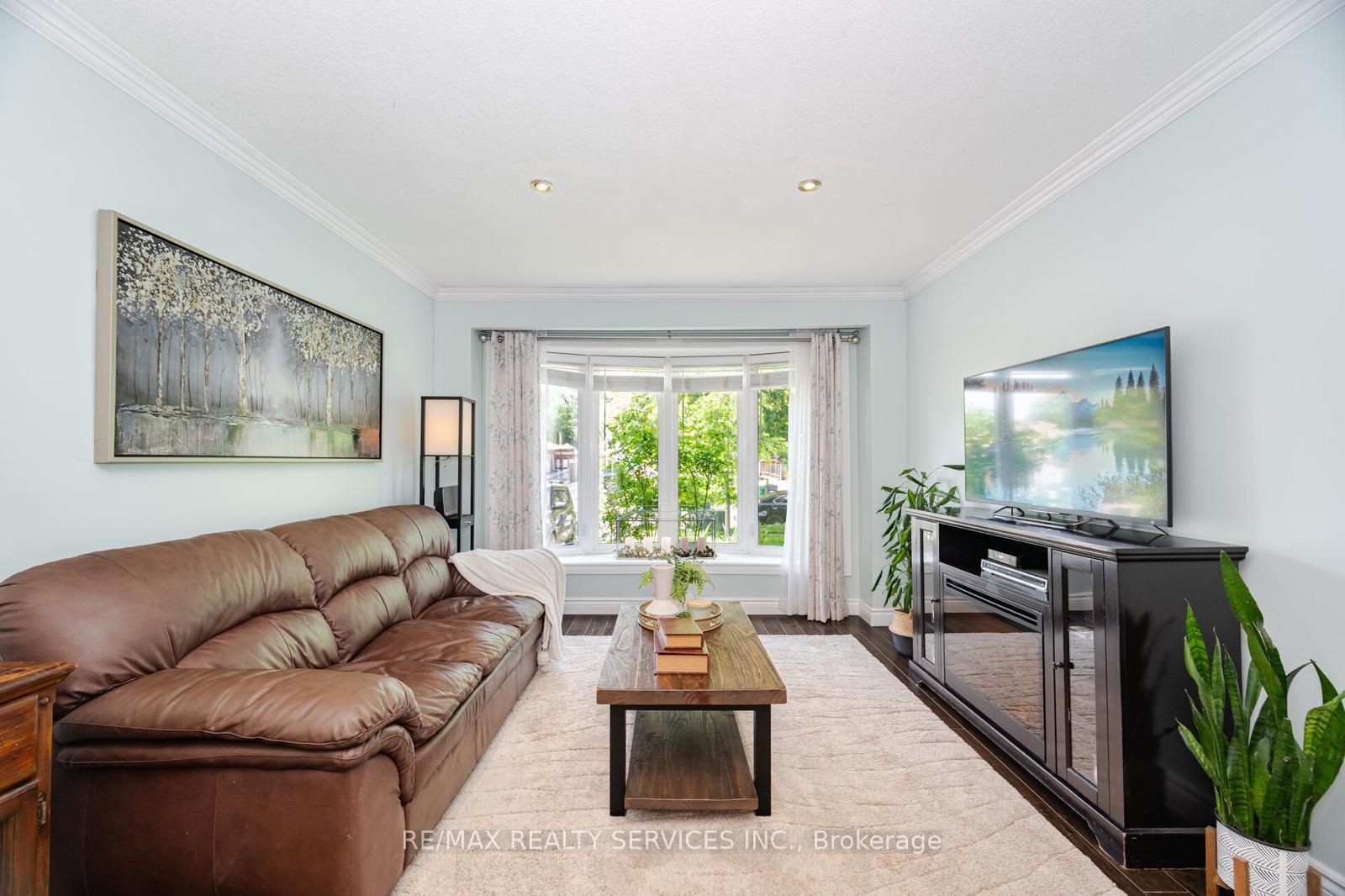 Photo 9 of 137 Archdekin Drive, Brampton, Madoc — HOMEH