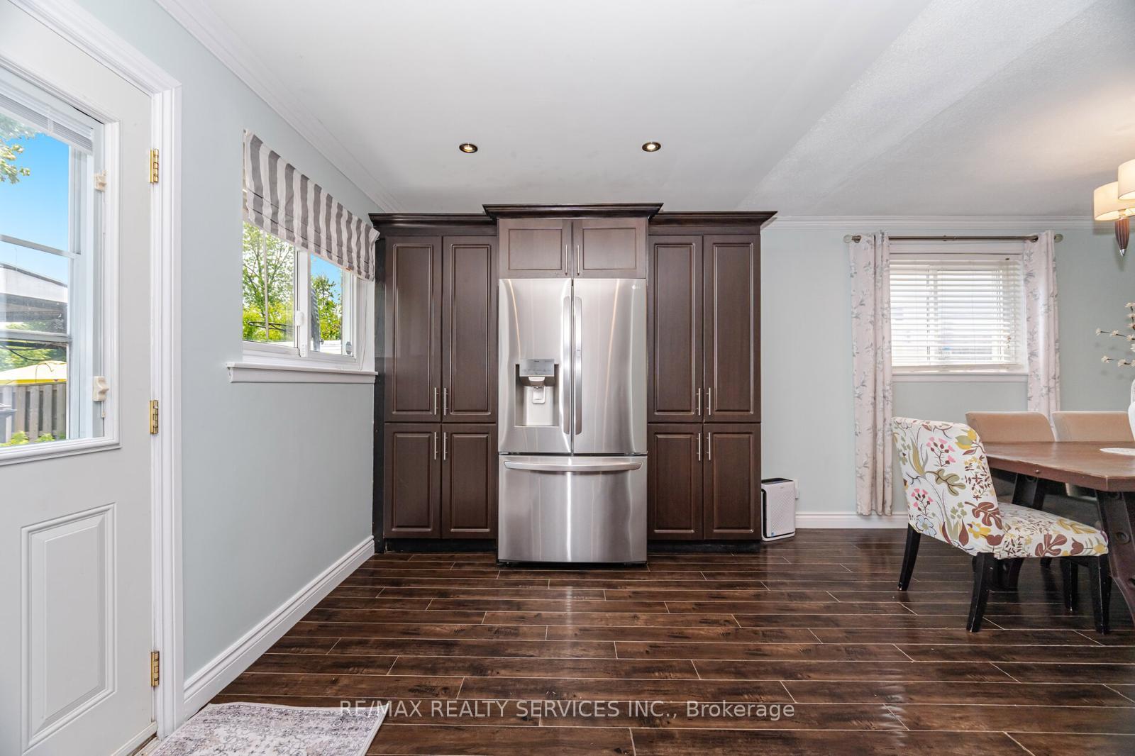Photo 10 of 137 Archdekin Drive, Brampton, Madoc — HOMEH