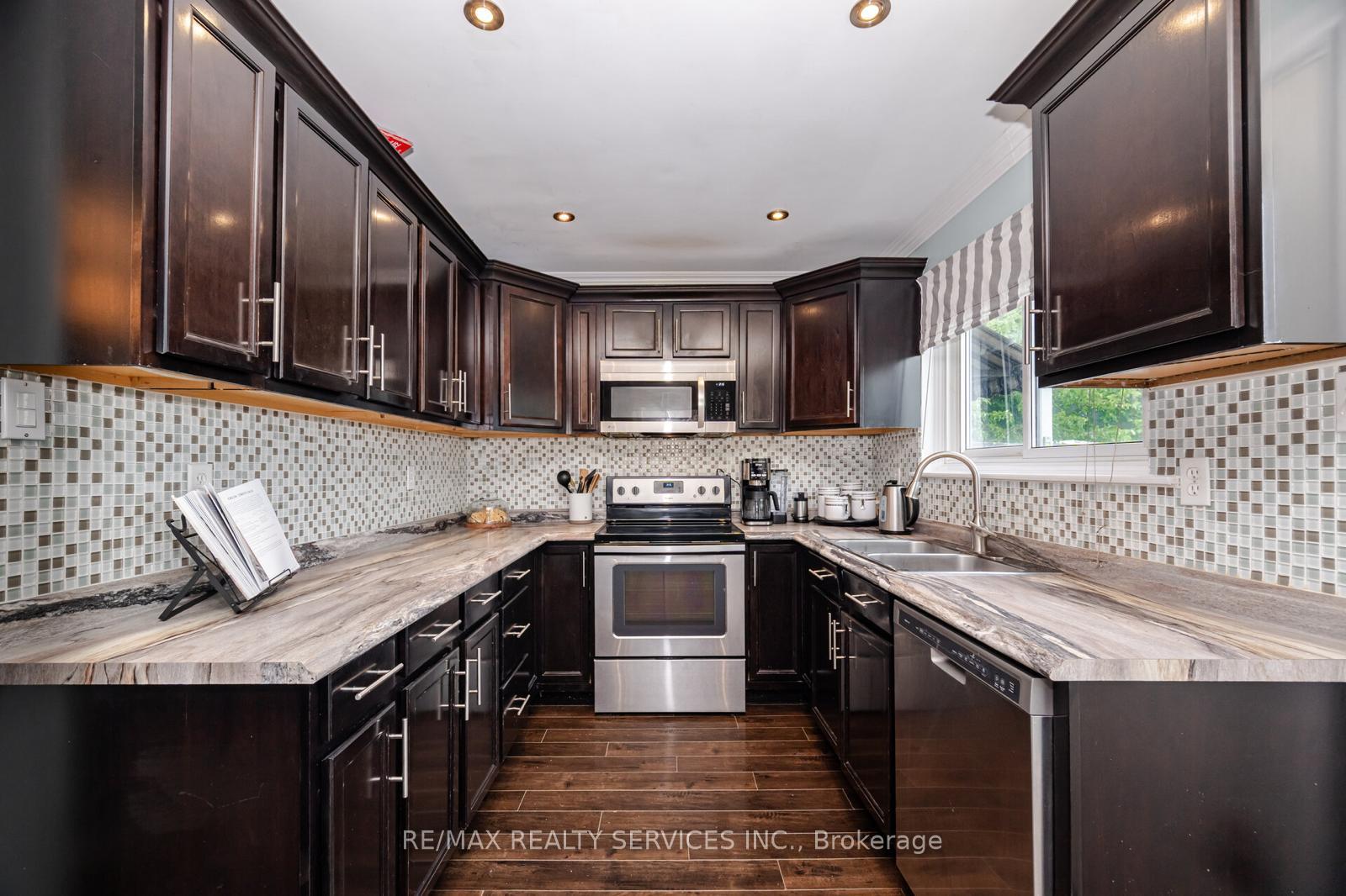 Photo 7 of 137 Archdekin Drive, Brampton, Madoc — HOMEH