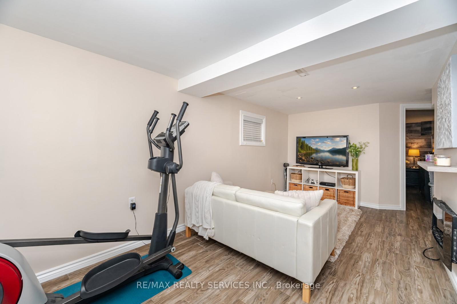 Photo 23 of 137 Archdekin Drive, Brampton, Madoc — HOMEH