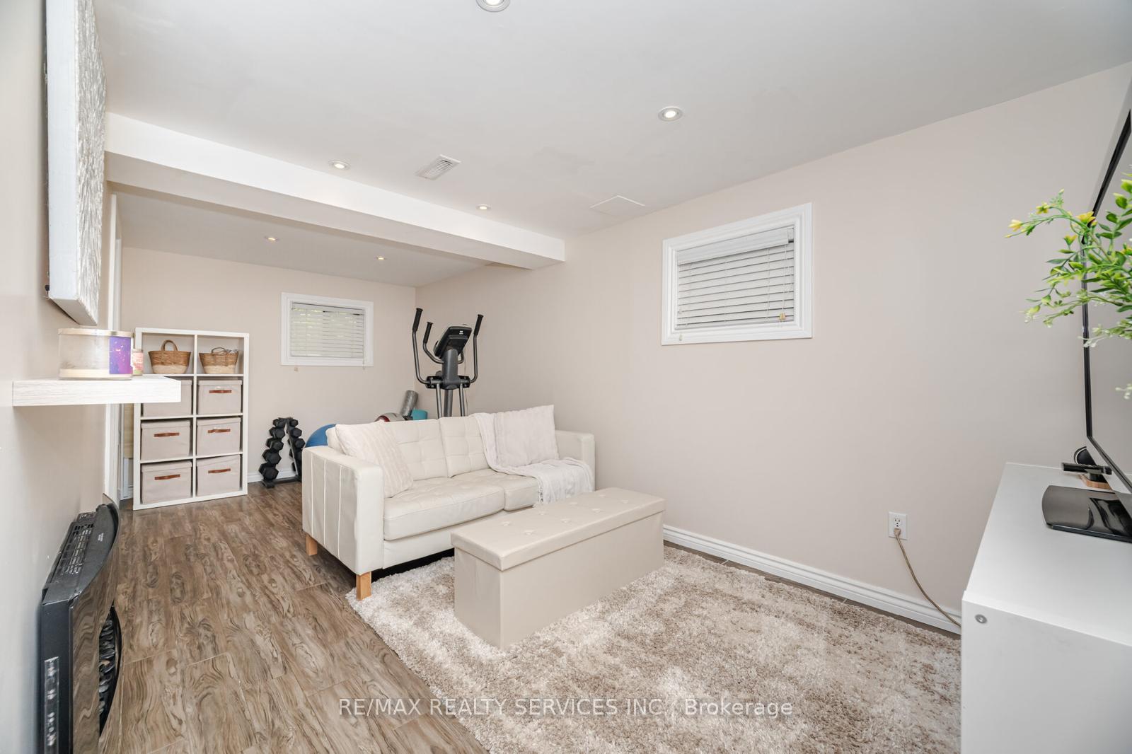 Photo 27 of 137 Archdekin Drive, Brampton, Madoc — HOMEH