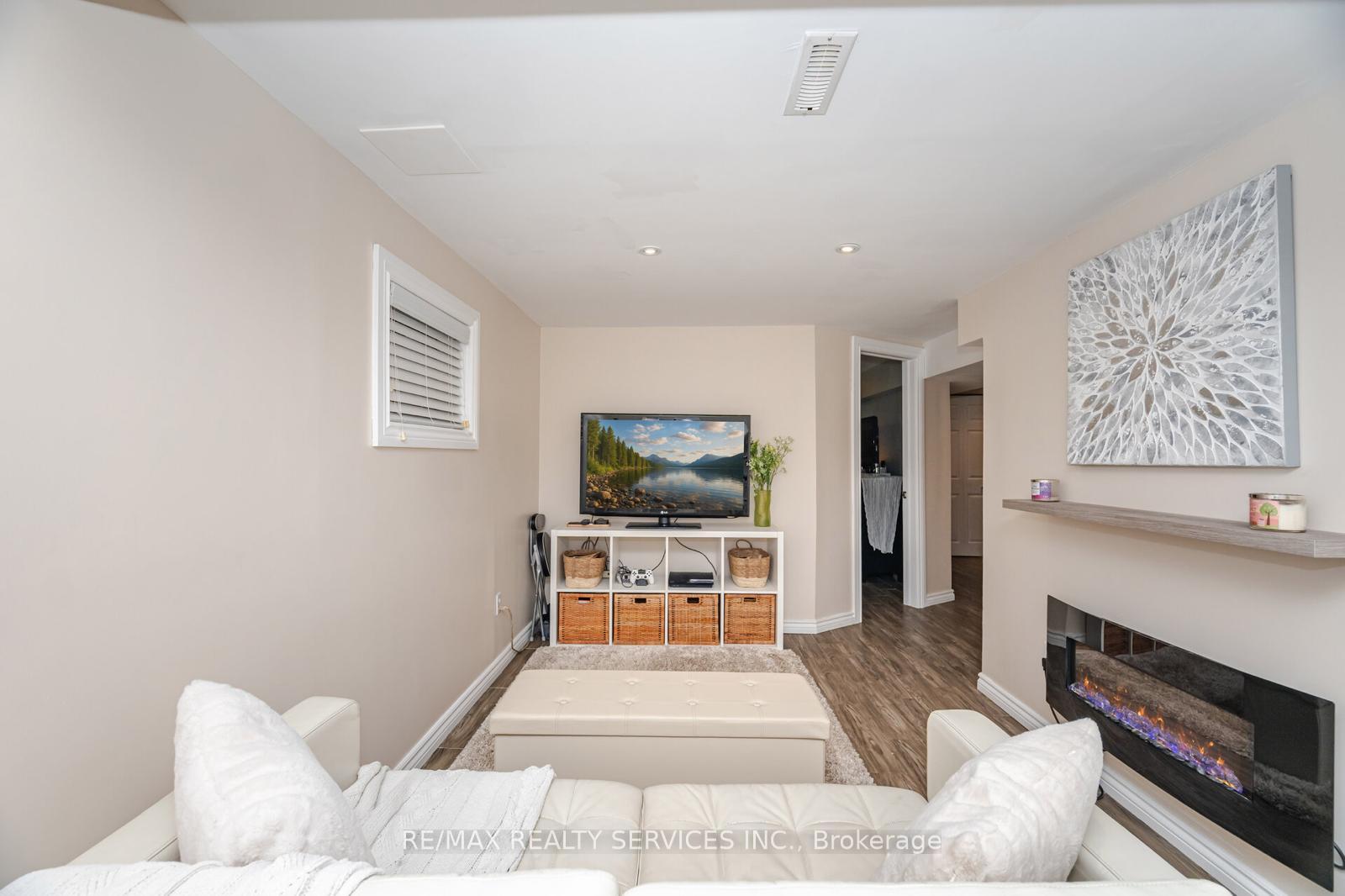 Photo 19 of 137 Archdekin Drive, Brampton, Madoc — HOMEH