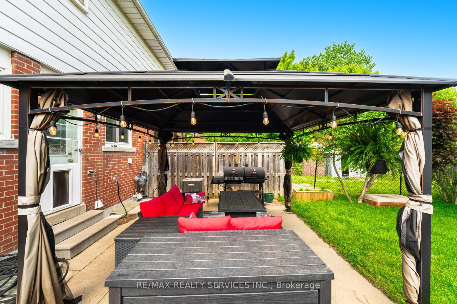 Photo 31 of 137 Archdekin Drive, Brampton, Madoc — HOMEH
