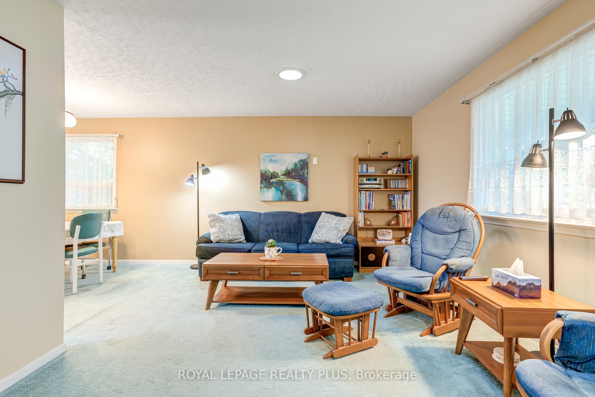 Photo 2 of 3 Gordon Drive, Brampton, Brampton South — HOMEH