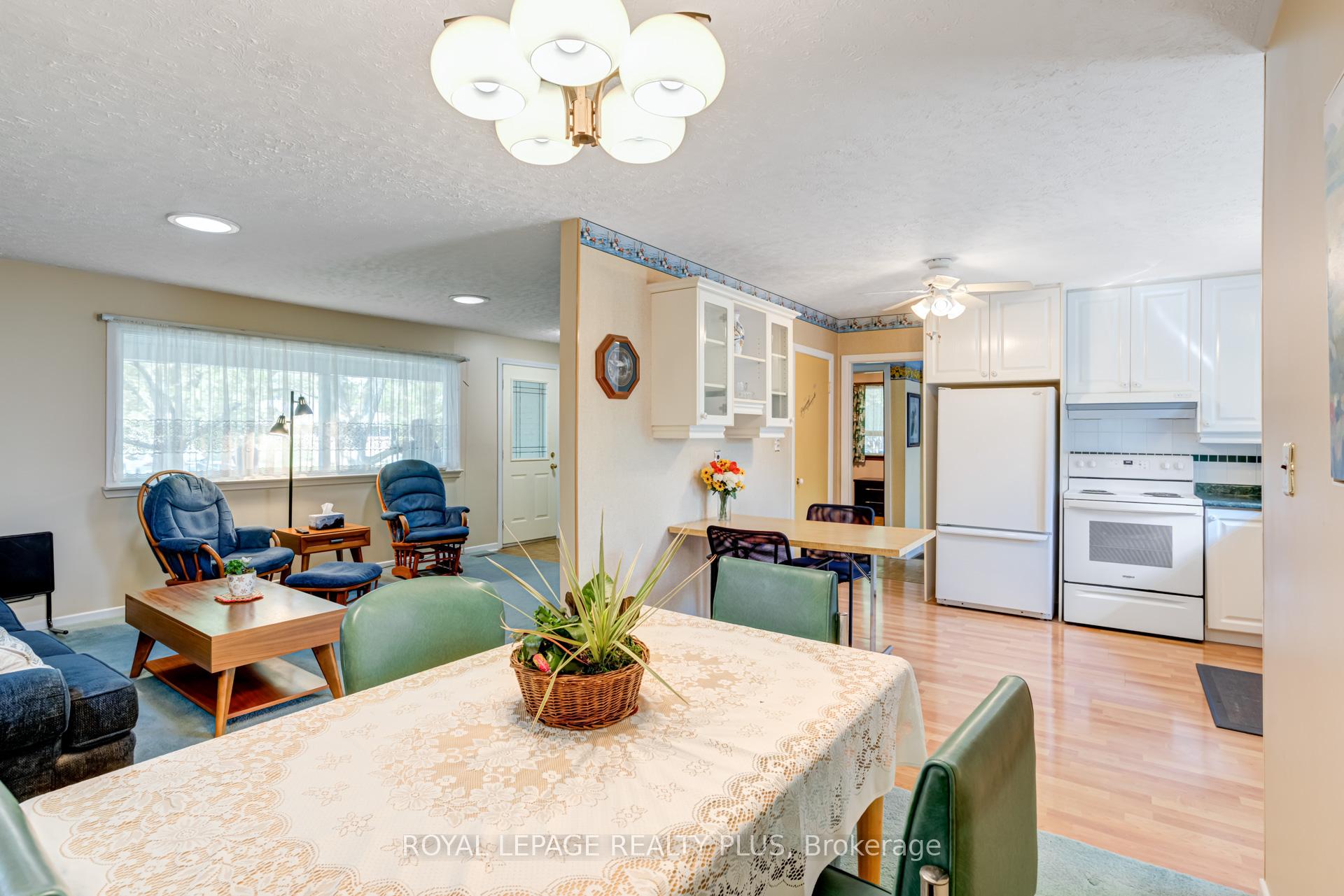 Photo 10 of 3 Gordon Drive, Brampton, Brampton South — HOMEH