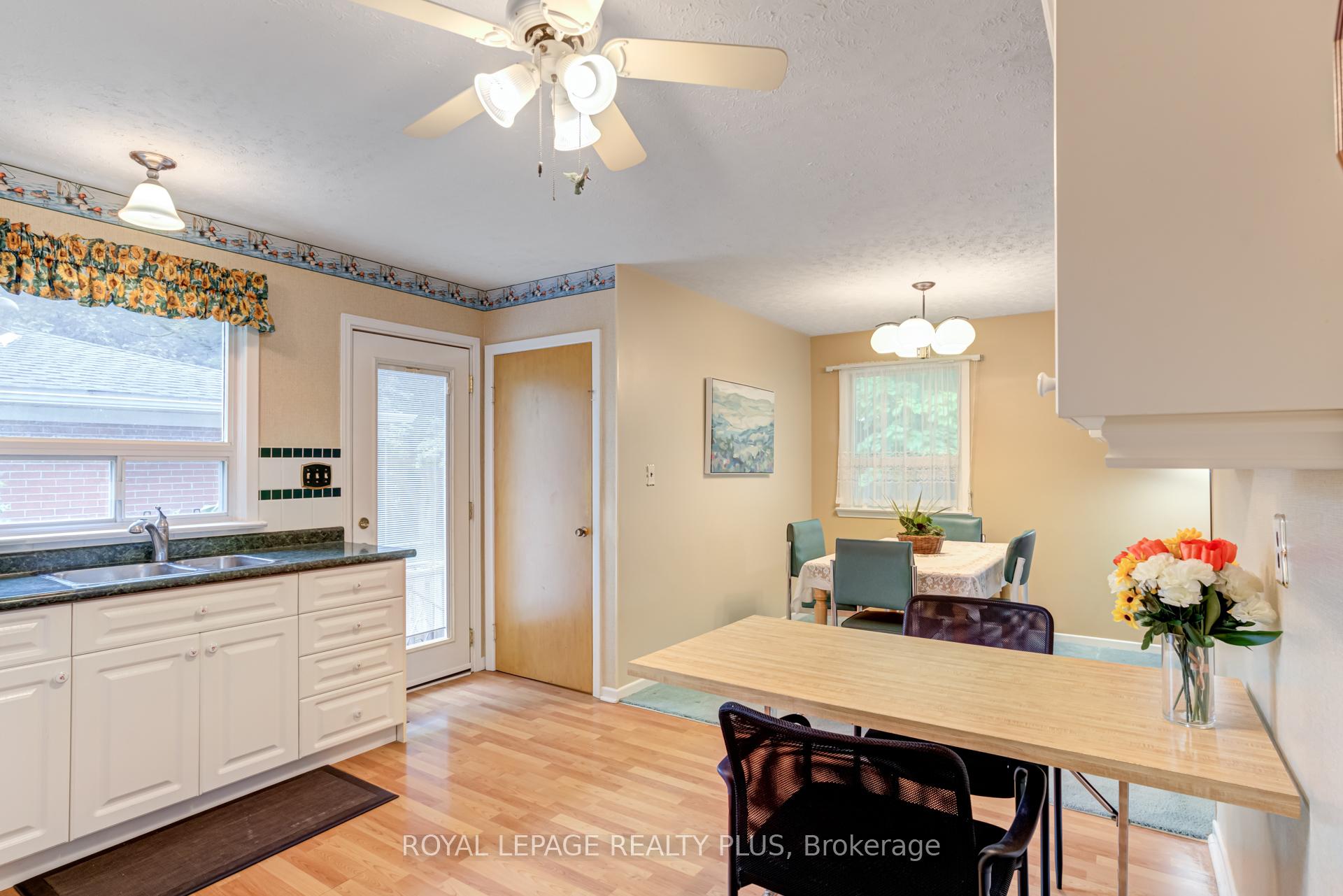 Photo 6 of 3 Gordon Drive, Brampton, Brampton South — HOMEH