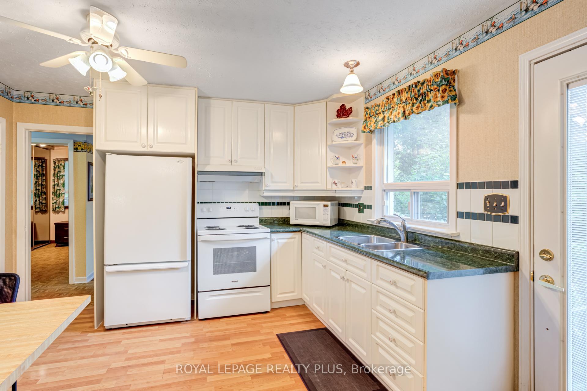 Photo 7 of 3 Gordon Drive, Brampton, Brampton South — HOMEH