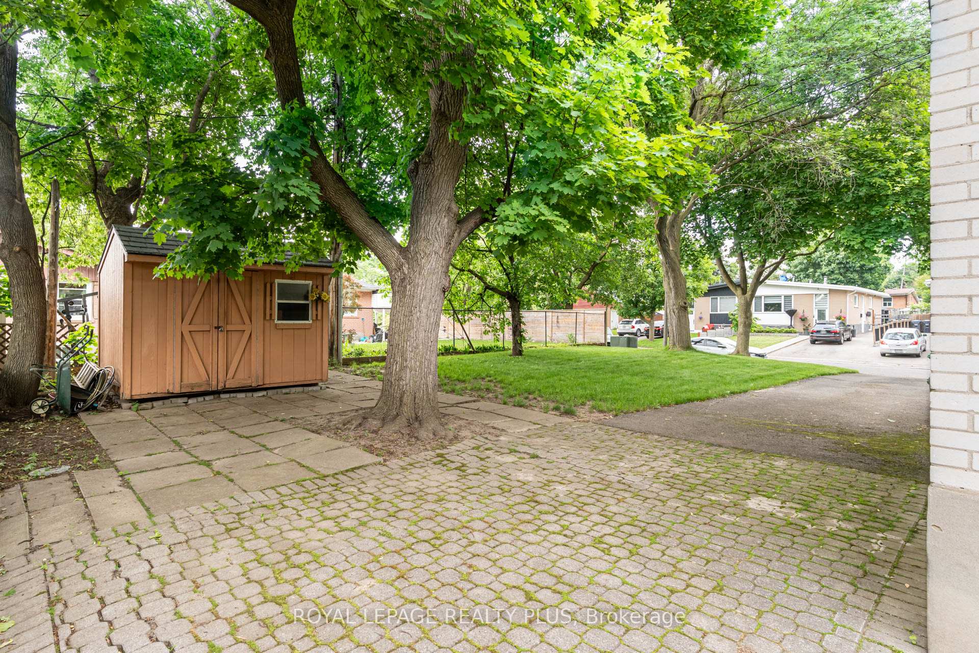 Photo 20 of 3 Gordon Drive, Brampton, Brampton South — HOMEH