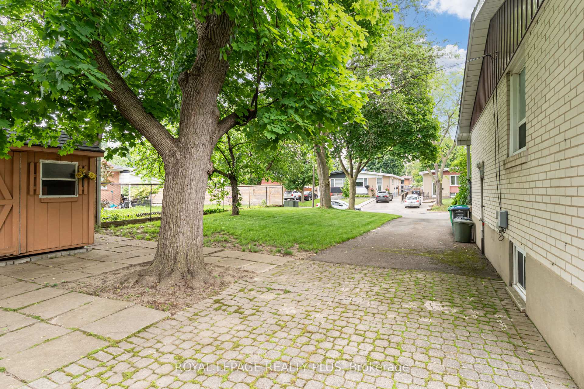 Photo 34 of 3 Gordon Drive, Brampton, Brampton South — HOMEH