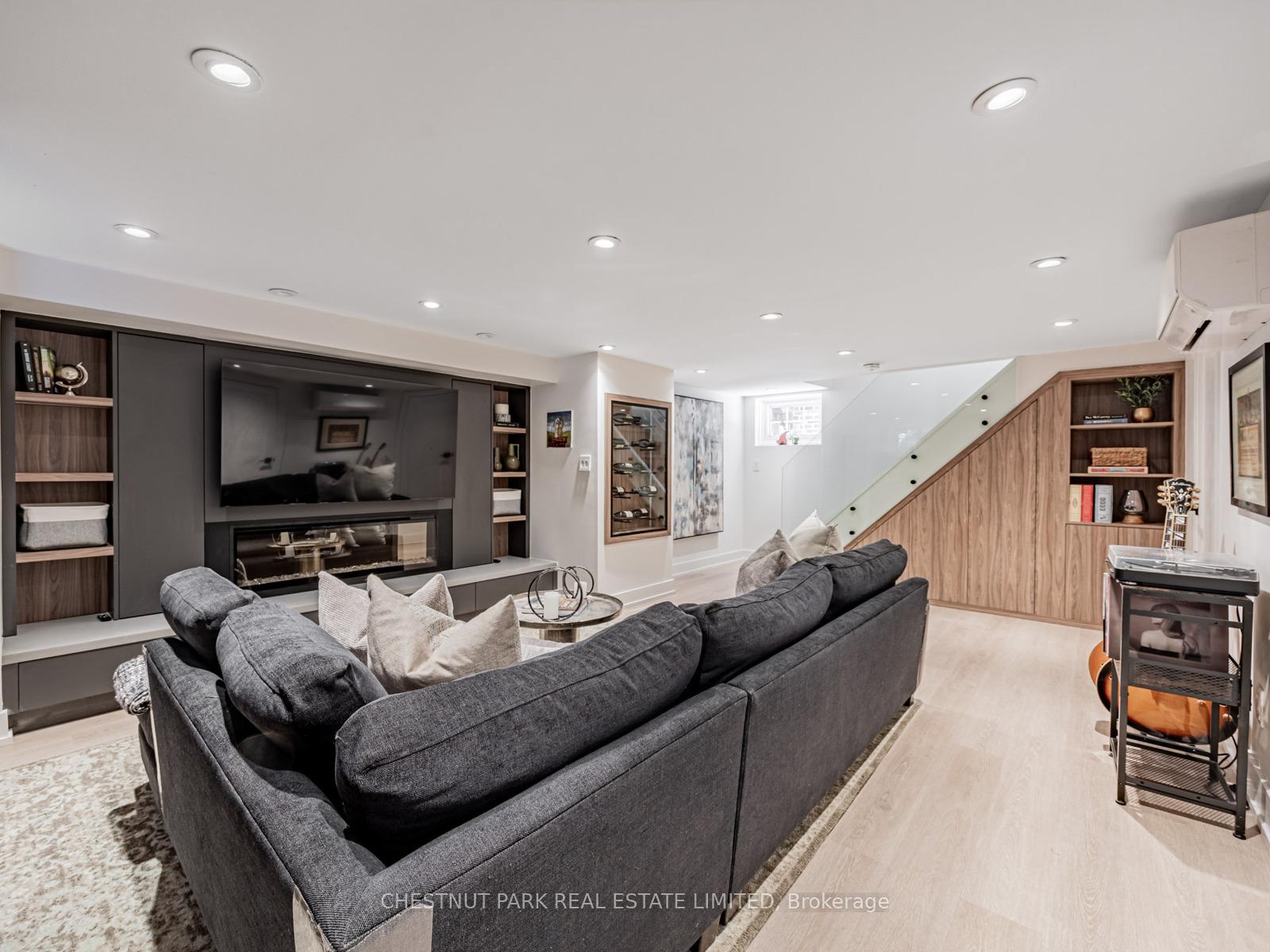 Photo 30 of 35 Rykert Crescent, Toronto, Leaside — HOMEH