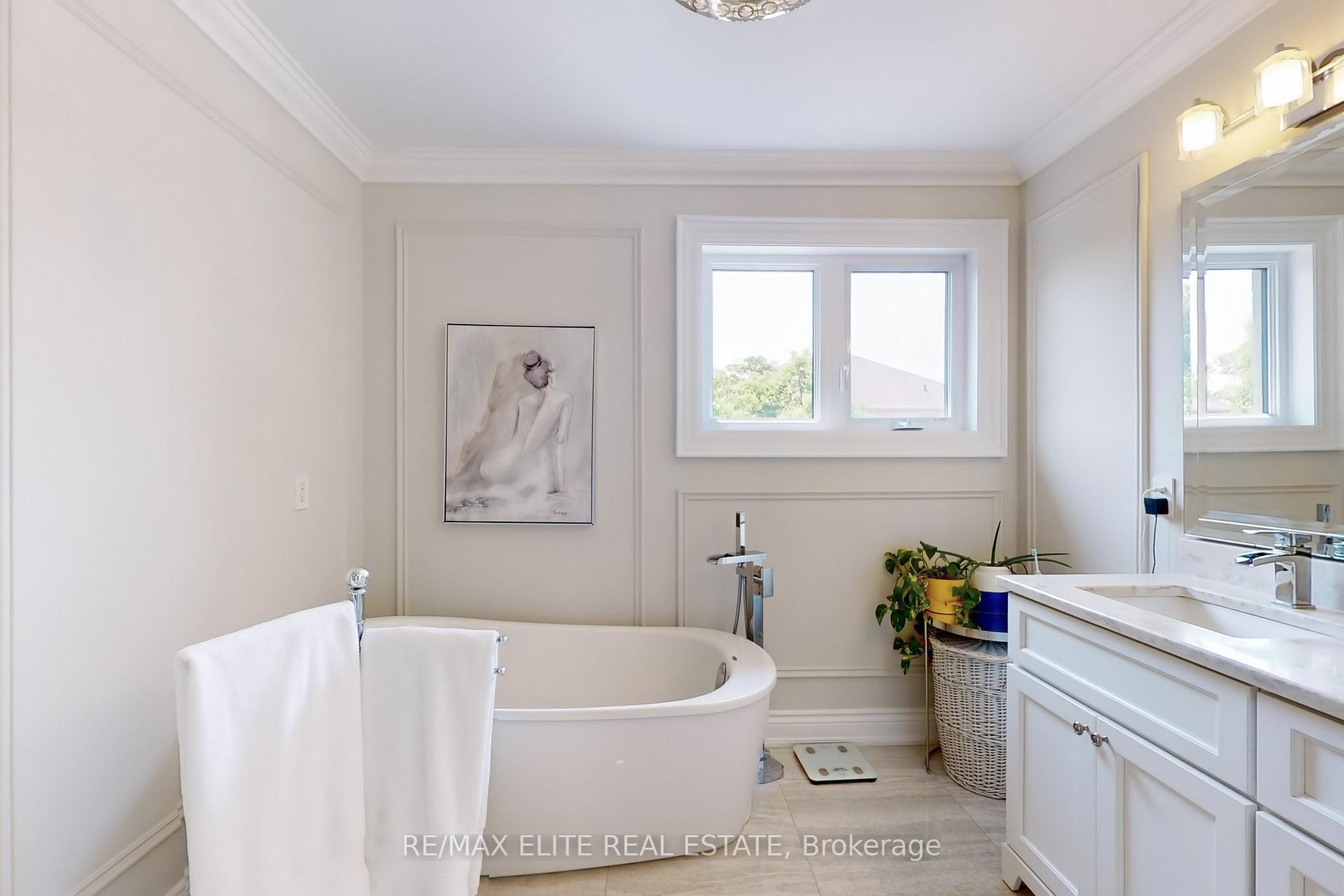 Photo 15 of 23 Linsmary Court, Markham, Greensborough — HOMEH
