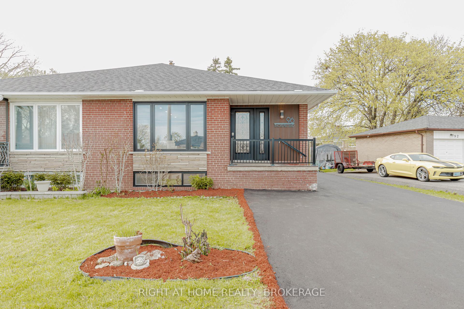 Photo 15 of 96 Avondale Boulevard, Brampton, Avondale — HOMEH