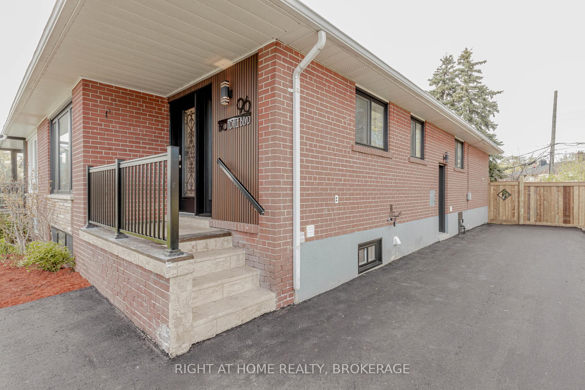 Photo 10 of 96 Avondale Boulevard, Brampton, Avondale — HOMEH