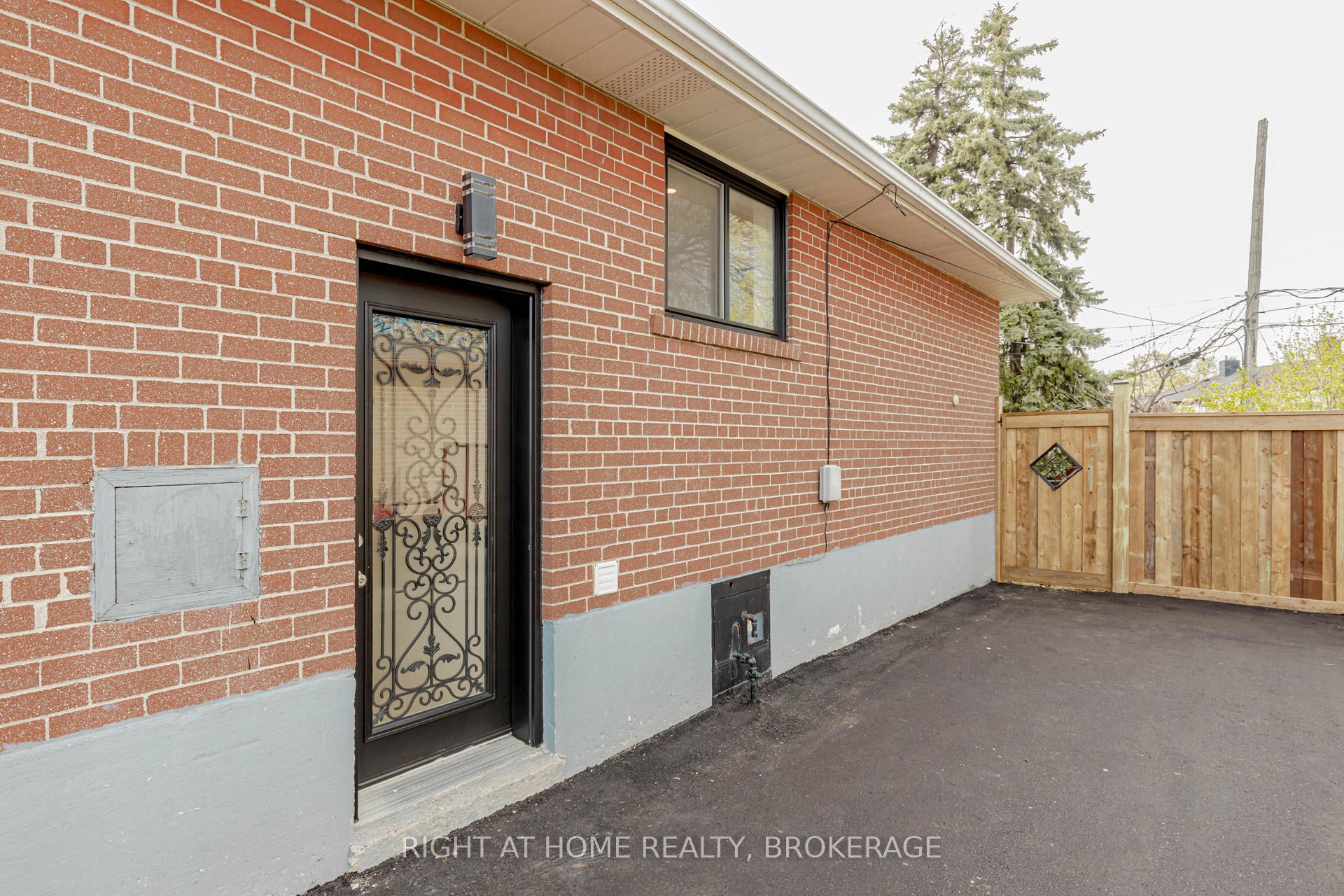 Photo 32 of 96 Avondale Boulevard, Brampton, Avondale — HOMEH