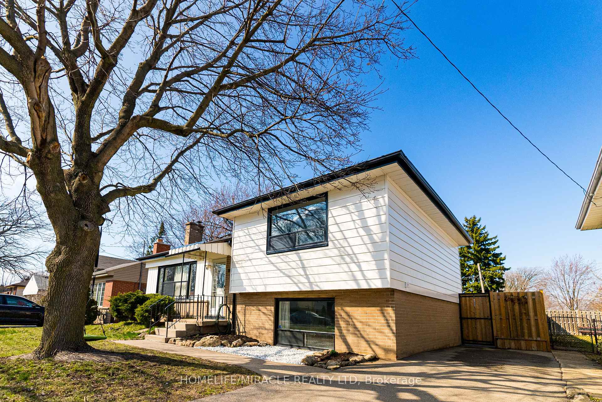 Photo 1 of 1013 Brucedale Avenue E, Hamilton, Sherwood — HOMEH