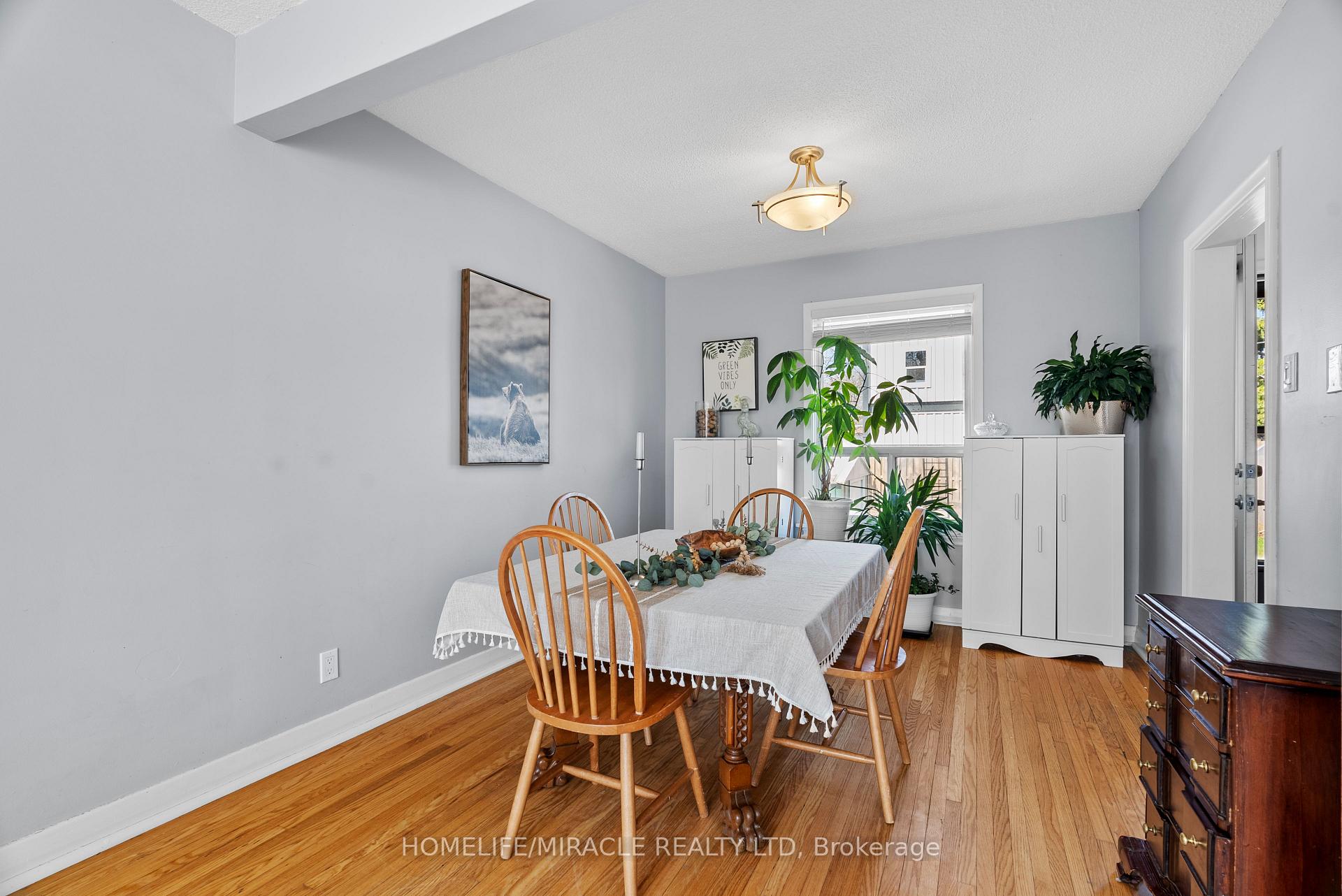 Photo 3 of 1013 Brucedale Avenue E, Hamilton, Sherwood — HOMEH