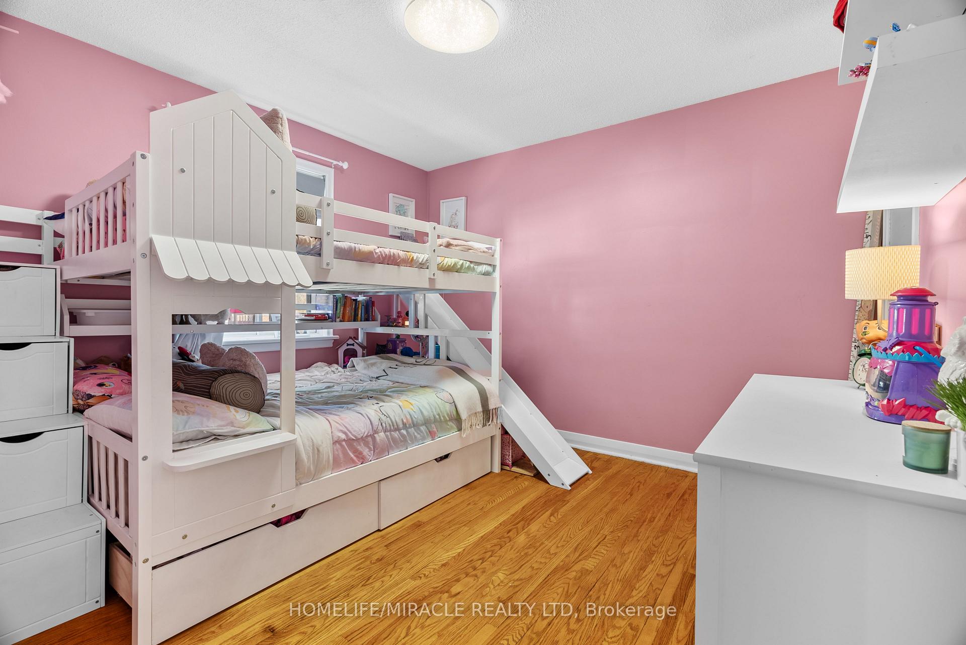 Photo 4 of 1013 Brucedale Avenue E, Hamilton, Sherwood — HOMEH