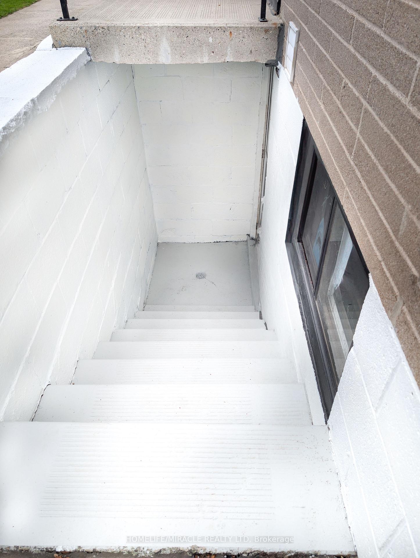 Photo 25 of 1013 Brucedale Avenue E, Hamilton, Sherwood — HOMEH