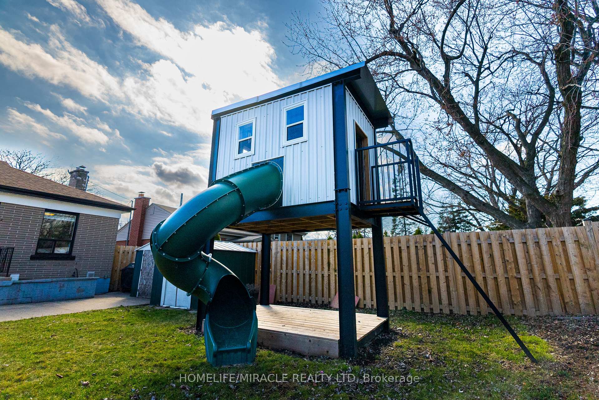 Photo 17 of 1013 Brucedale Avenue E, Hamilton, Sherwood — HOMEH