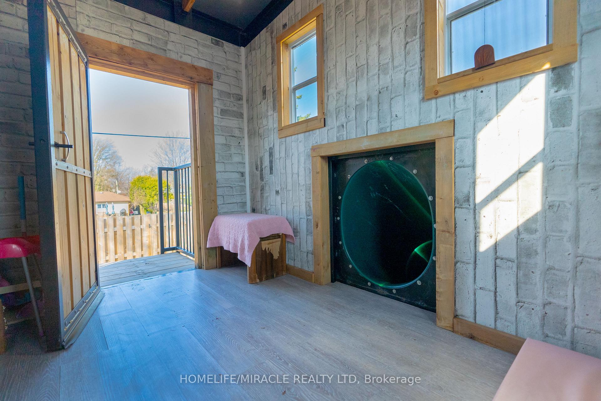 Photo 28 of 1013 Brucedale Avenue E, Hamilton, Sherwood — HOMEH