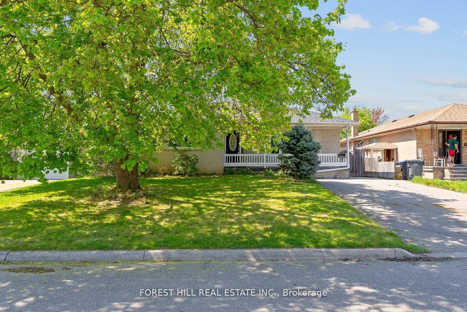 Photo 13 of 47 Kingsmere Crescent, Brampton, Northwood Park — HOMEH