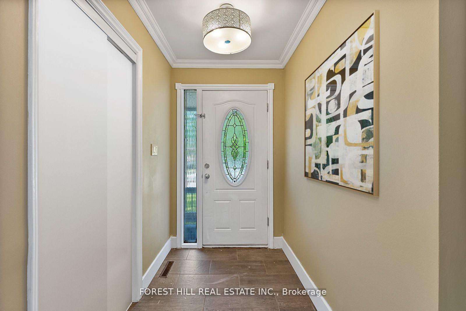 Photo 4 of 47 Kingsmere Crescent, Brampton, Northwood Park — HOMEH