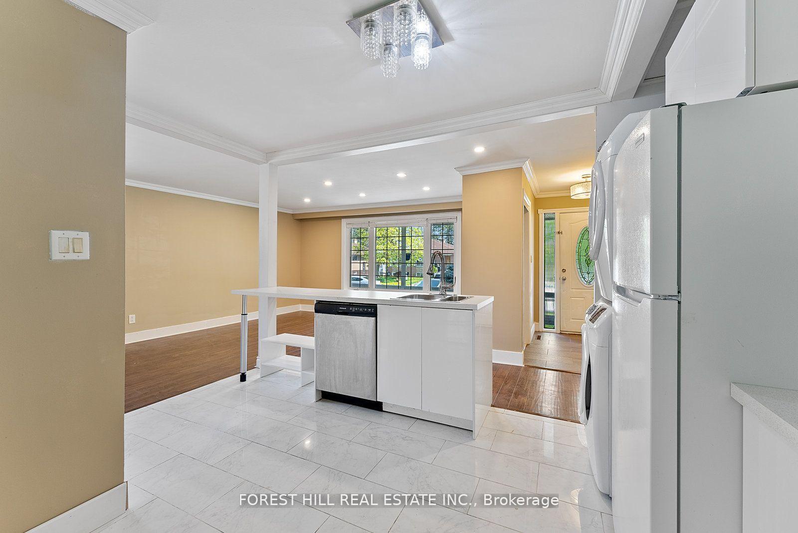 Photo 6 of 47 Kingsmere Crescent, Brampton, Northwood Park — HOMEH