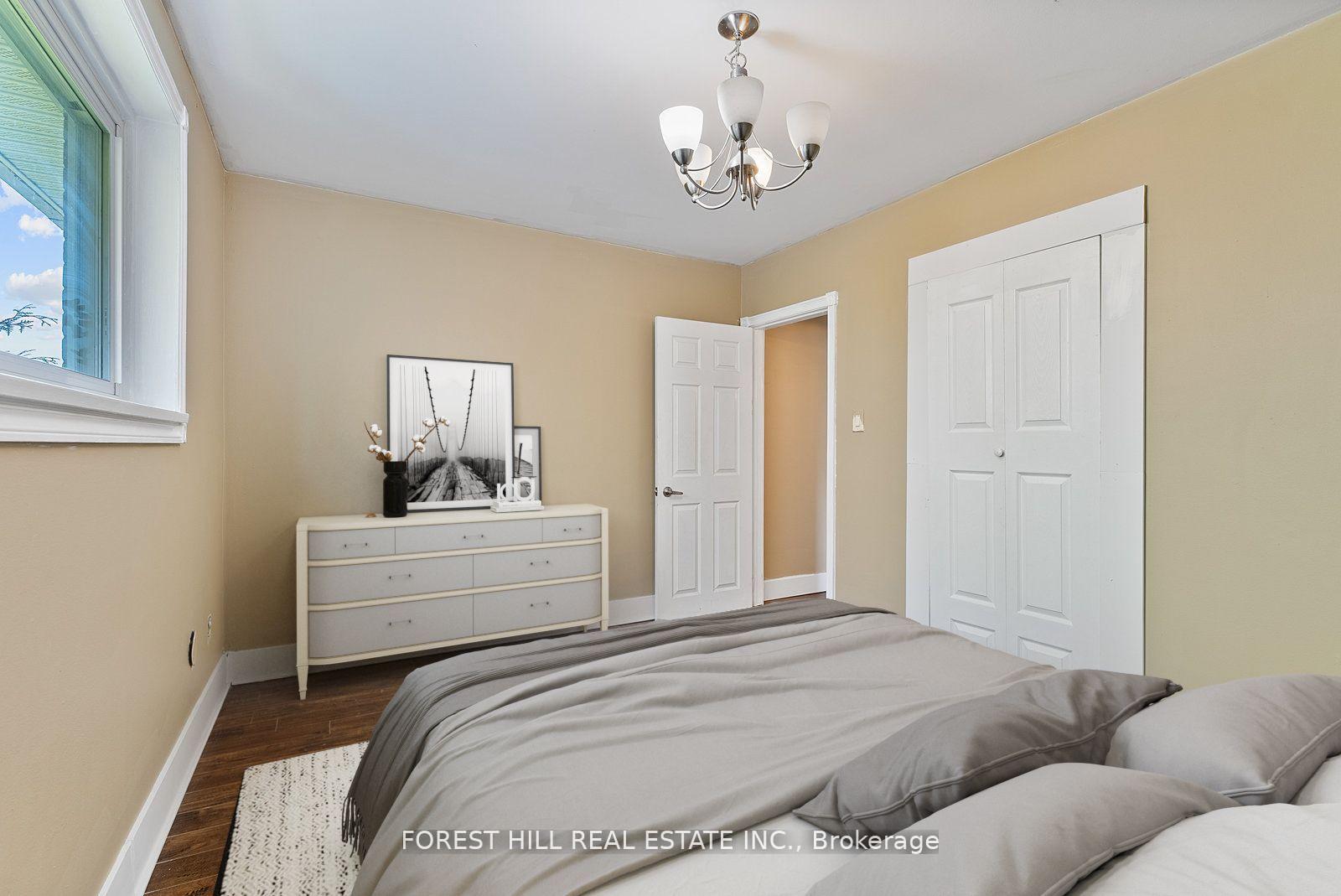 Photo 2 of 47 Kingsmere Crescent, Brampton, Northwood Park — HOMEH