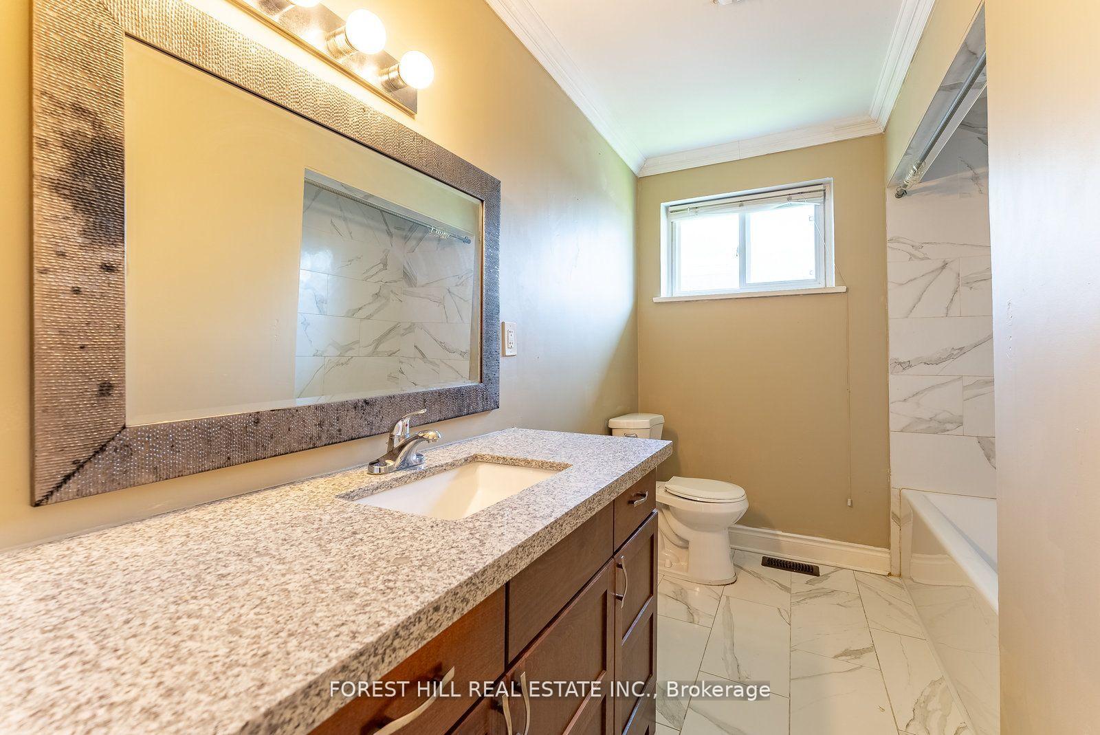 Photo 24 of 47 Kingsmere Crescent, Brampton, Northwood Park — HOMEH