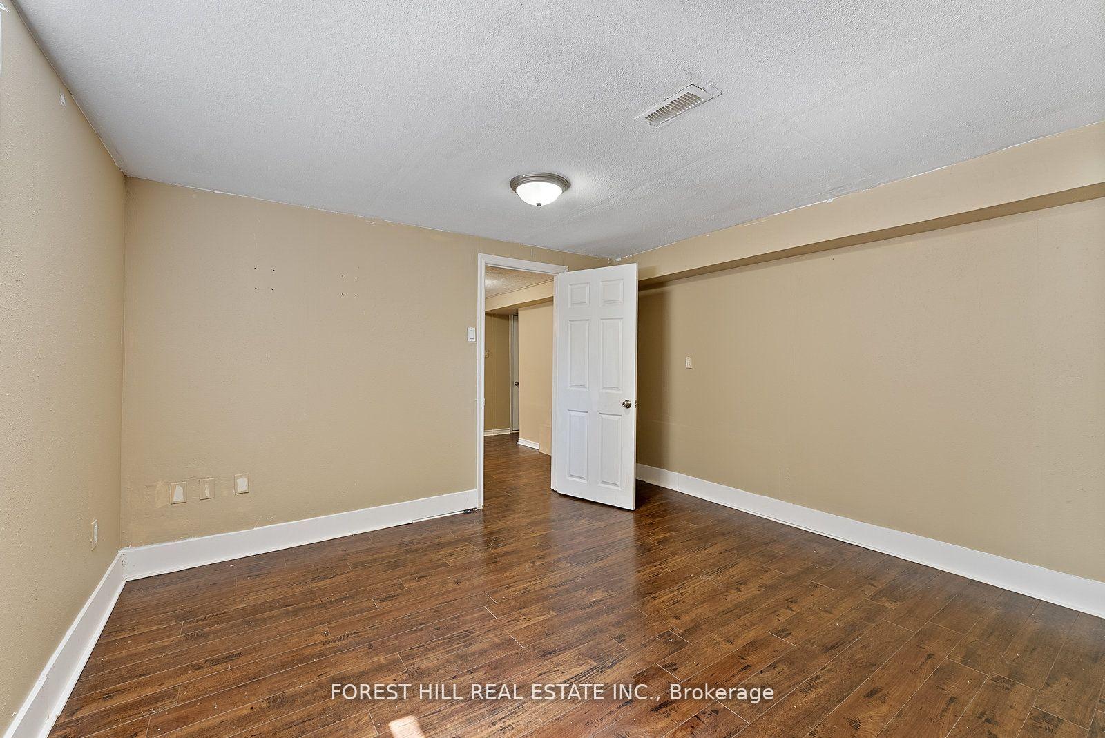Photo 32 of 47 Kingsmere Crescent, Brampton, Northwood Park — HOMEH