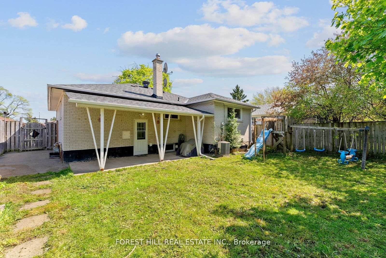 Photo 43 of 47 Kingsmere Crescent, Brampton, Northwood Park — HOMEH
