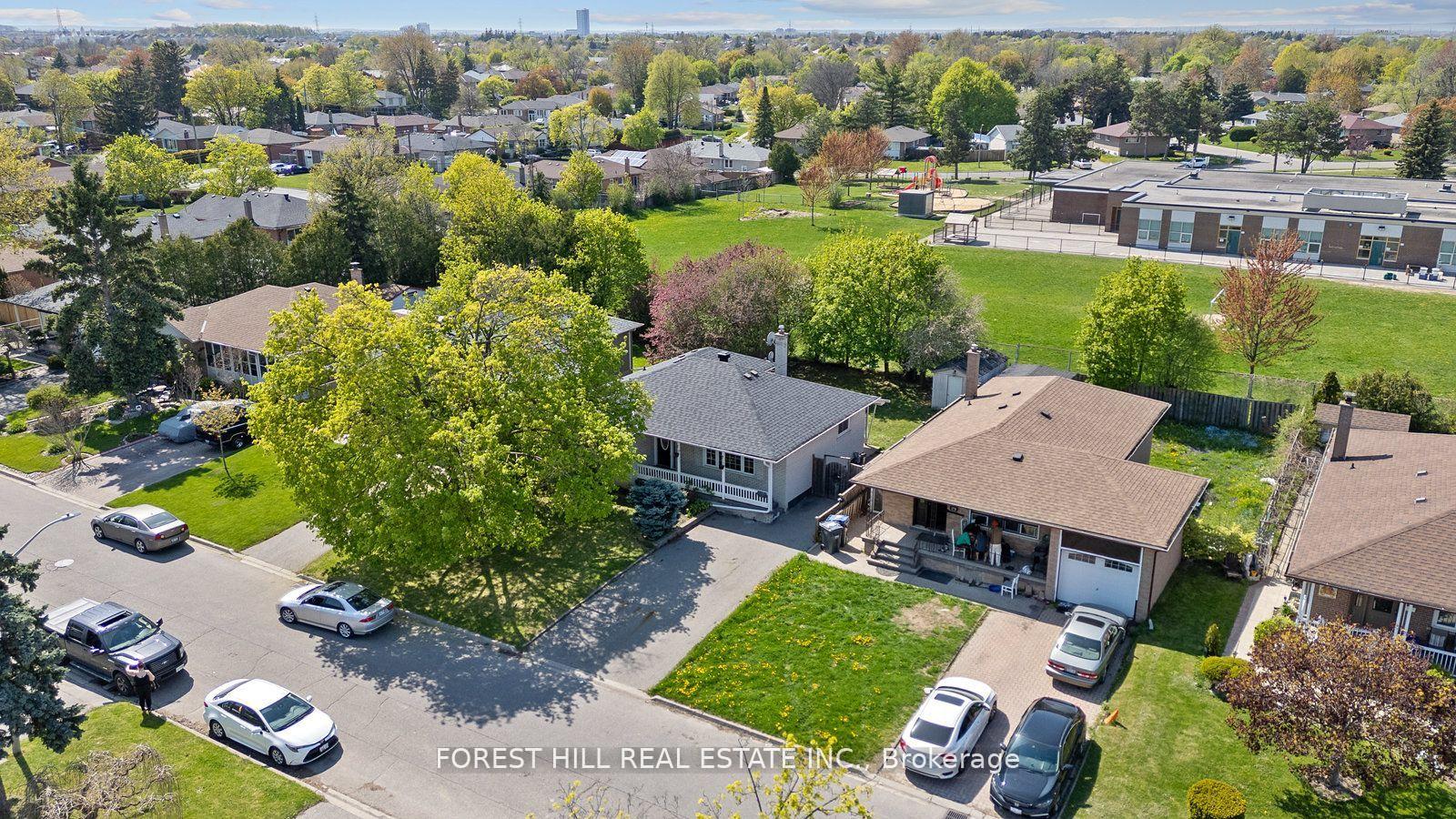 Photo 40 of 47 Kingsmere Crescent, Brampton, Northwood Park — HOMEH