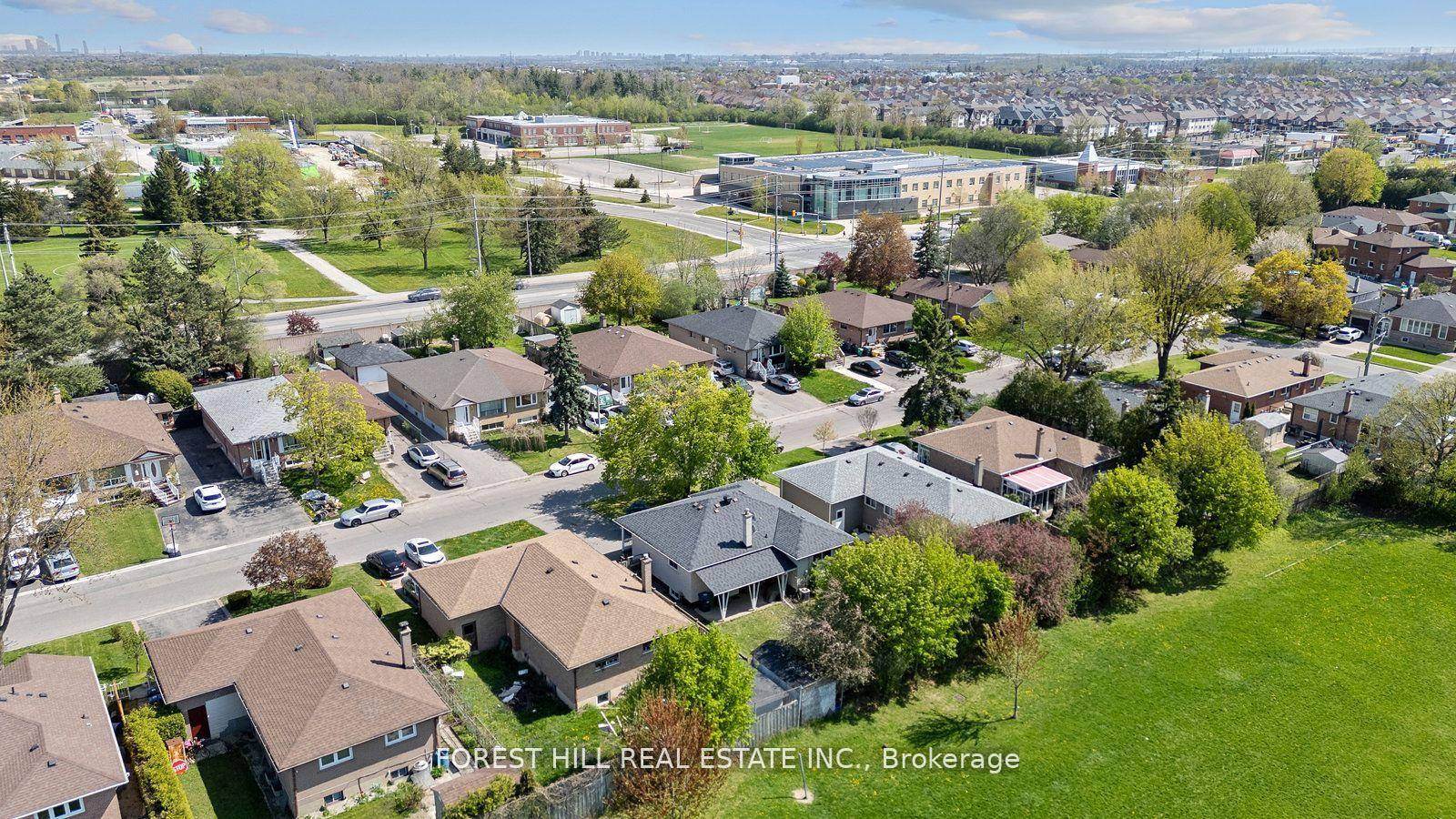 Photo 44 of 47 Kingsmere Crescent, Brampton, Northwood Park — HOMEH