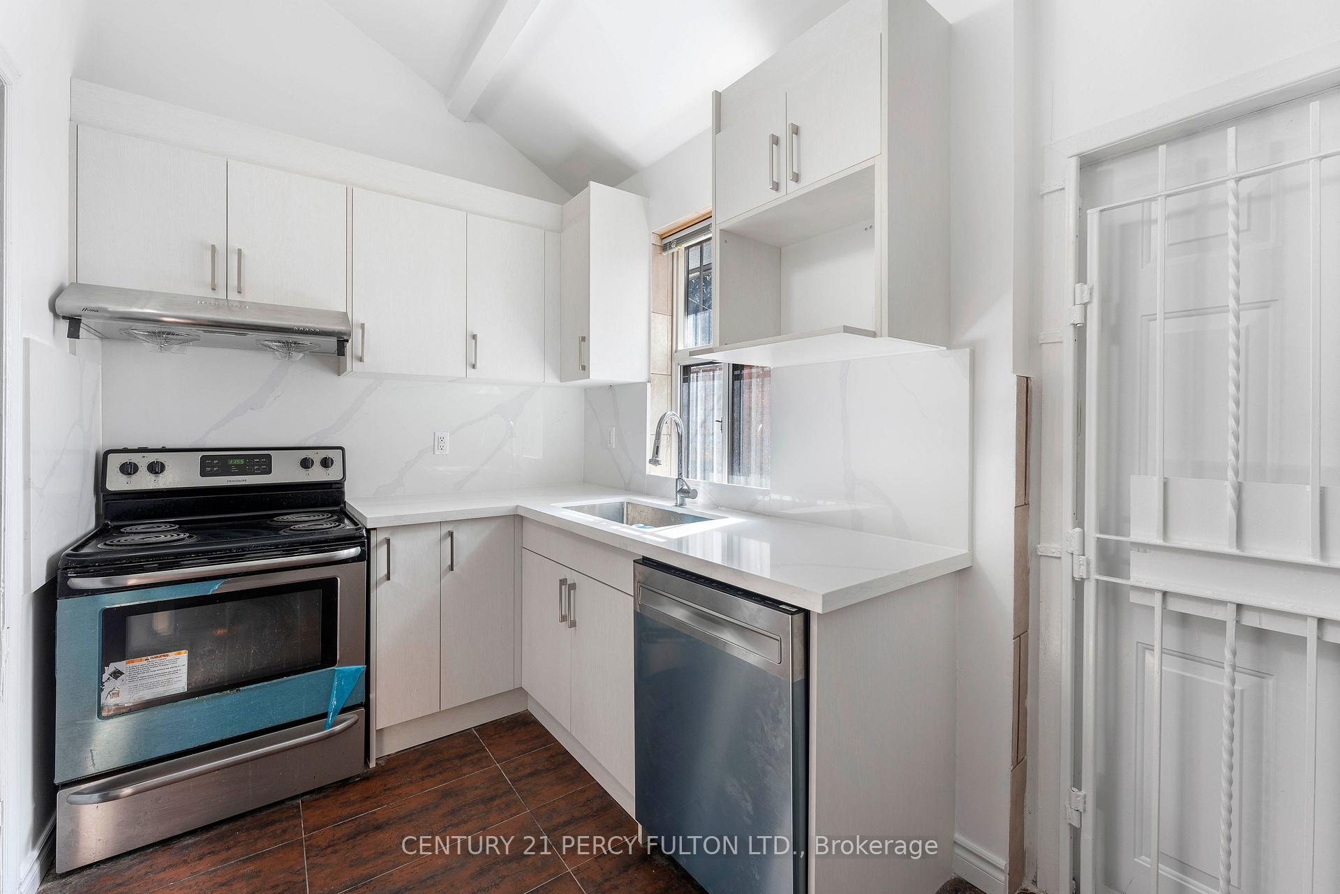 Photo 7 of 47 Grange Avenue, Toronto, Kensington-Chinatown — HOMEH
