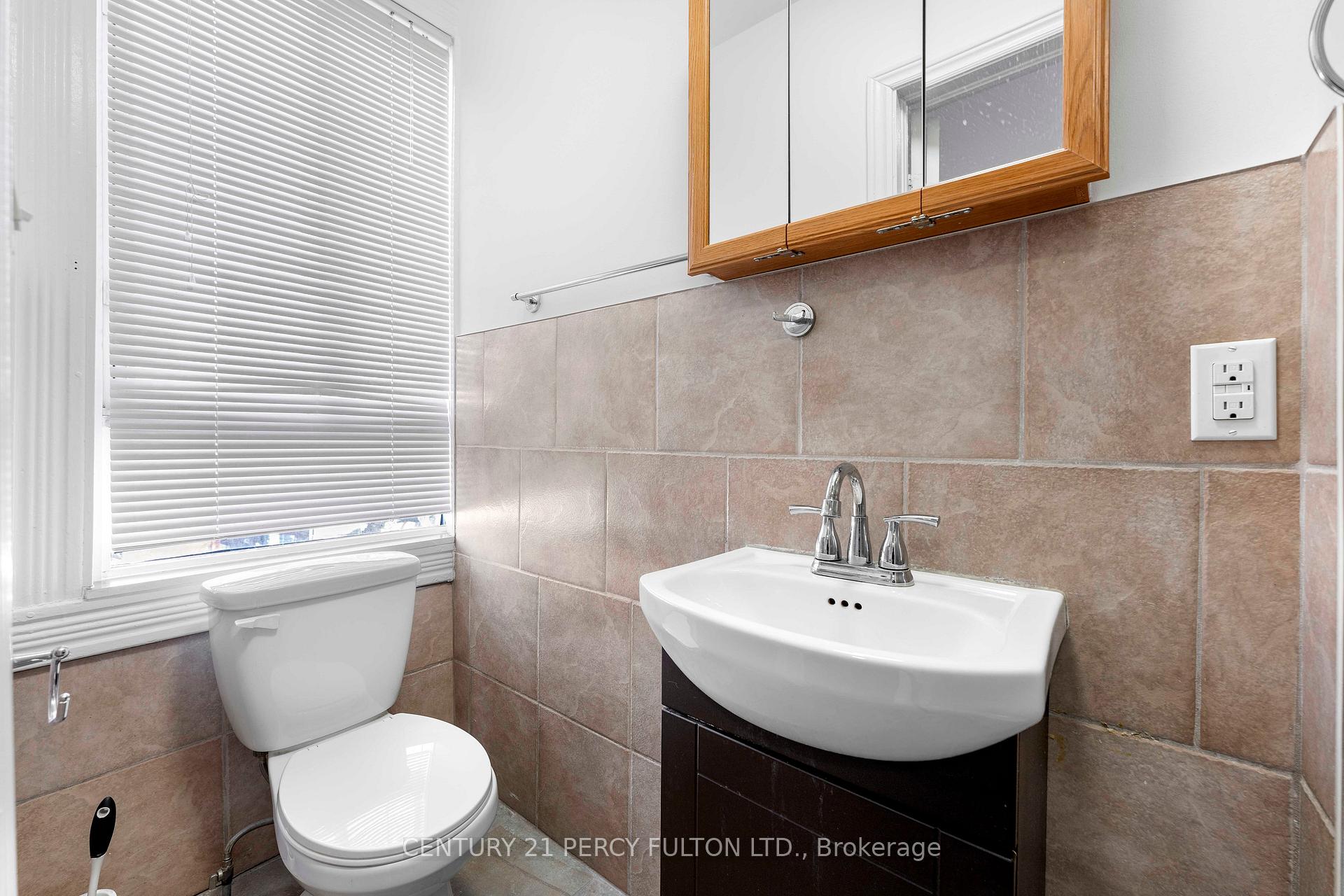 Photo 24 of 47 Grange Avenue, Toronto, Kensington-Chinatown — HOMEH
