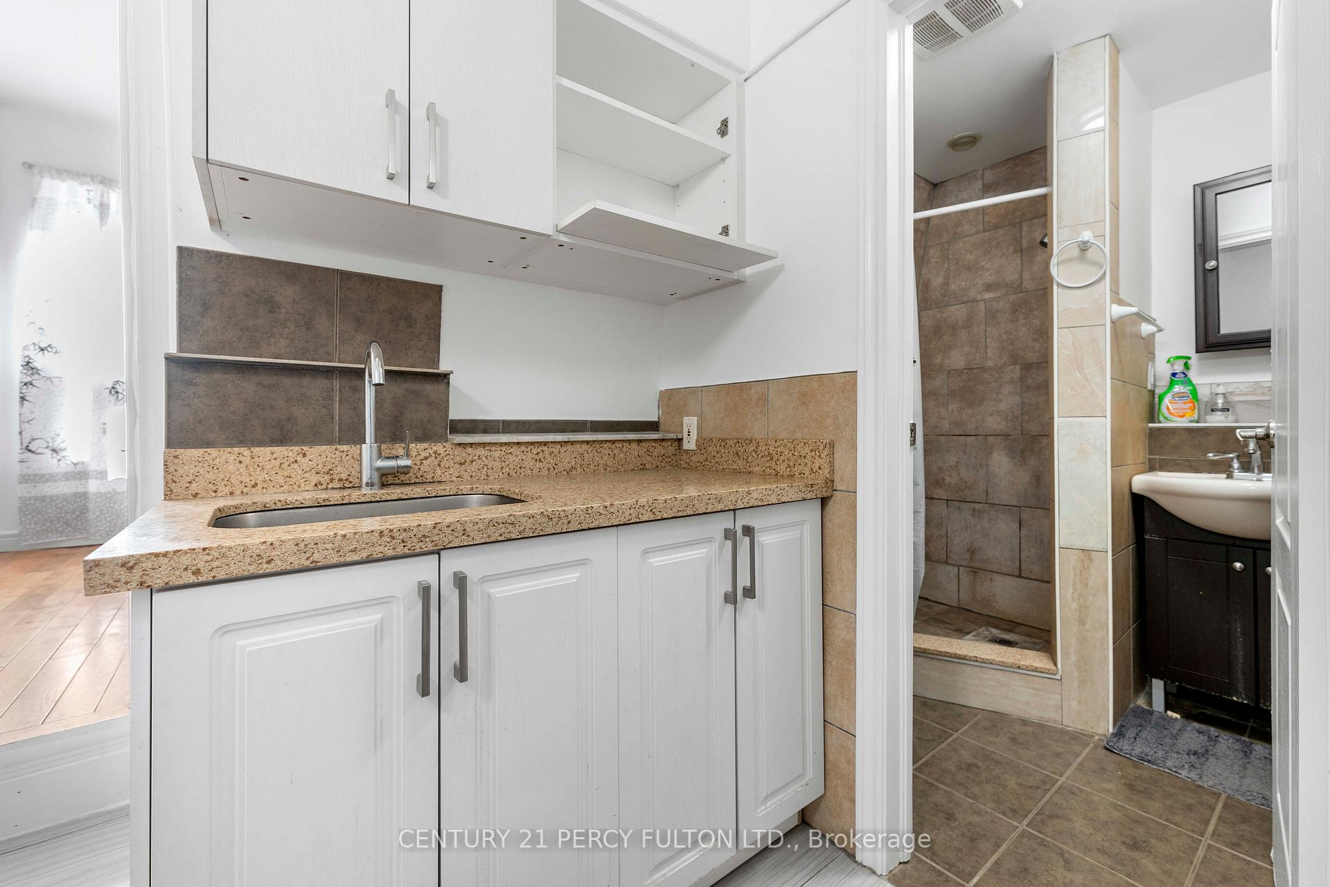 Photo 38 of 47 Grange Avenue, Toronto, Kensington-Chinatown — HOMEH