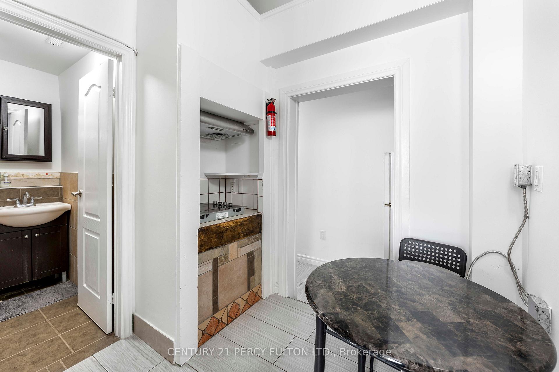 Photo 25 of 47 Grange Avenue, Toronto, Kensington-Chinatown — HOMEH