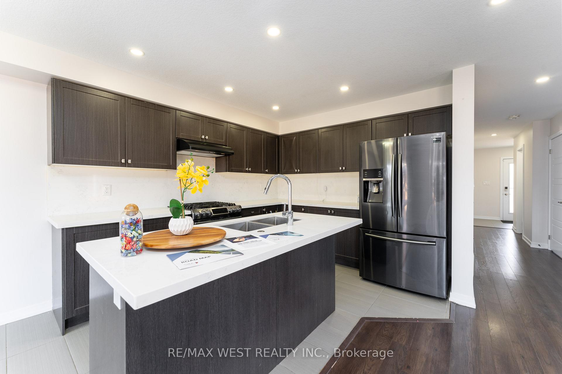 Photo 33 of 2 Scarletwood Street, Hamilton, Stoney Creek Mountain — HOMEH