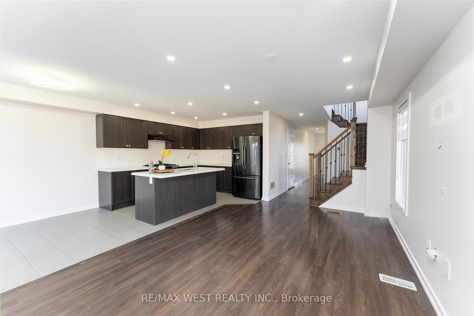 Photo 2 of 2 Scarletwood Street, Hamilton, Stoney Creek Mountain — HOMEH
