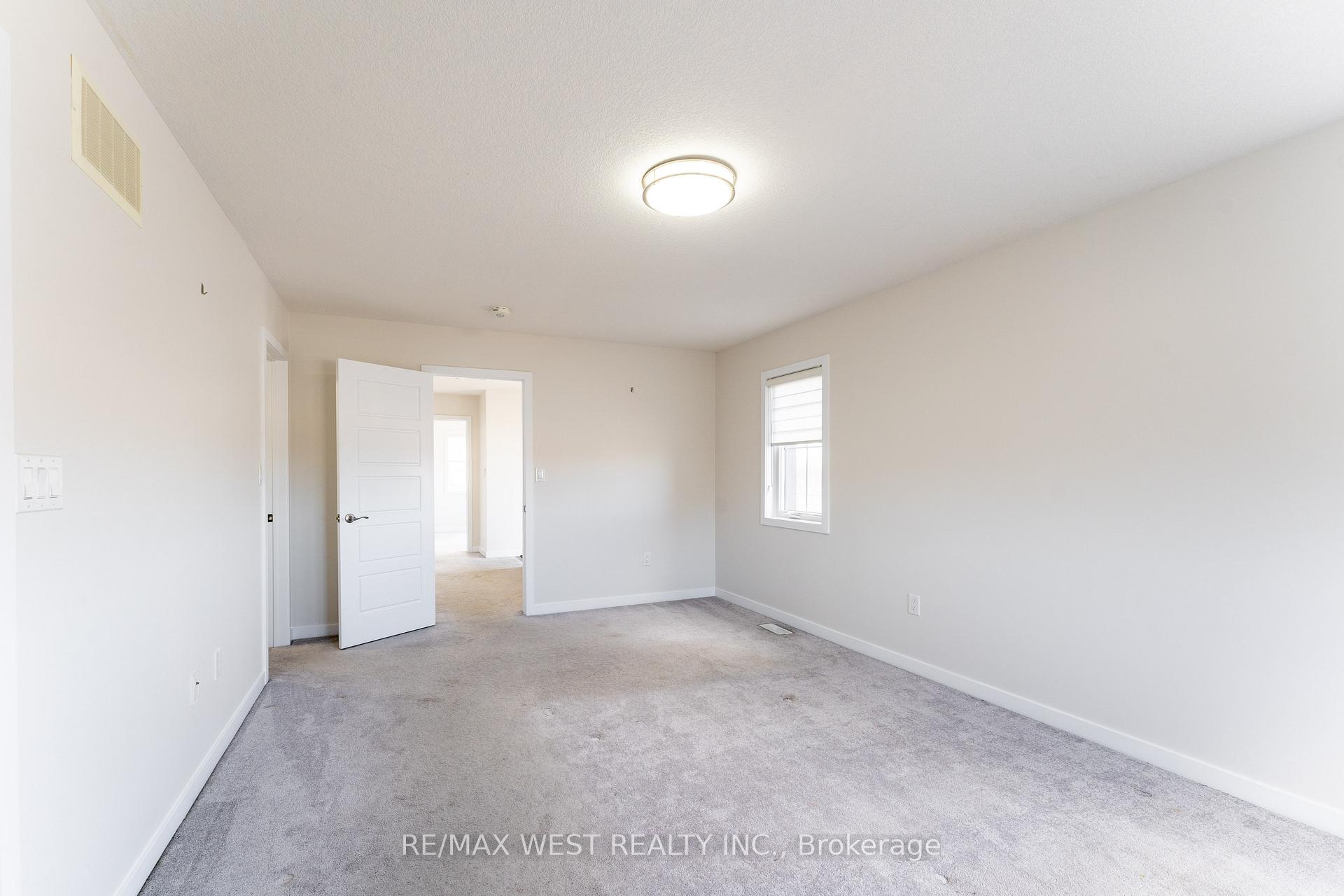 Photo 14 of 2 Scarletwood Street, Hamilton, Stoney Creek Mountain — HOMEH